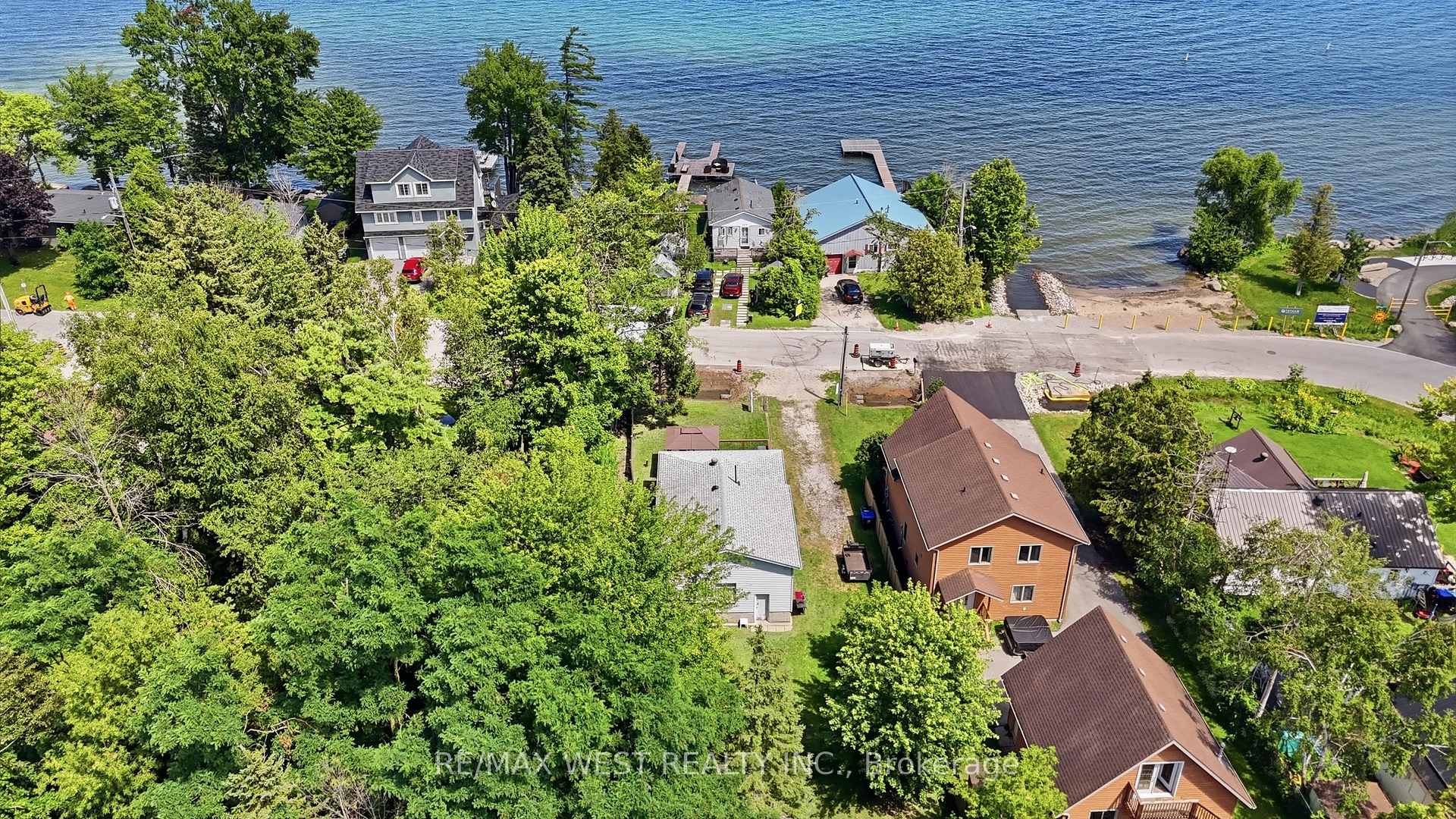 Photo 25 of 2234 Crystal Beach Road, Innisfil, Alcona — HOMEH