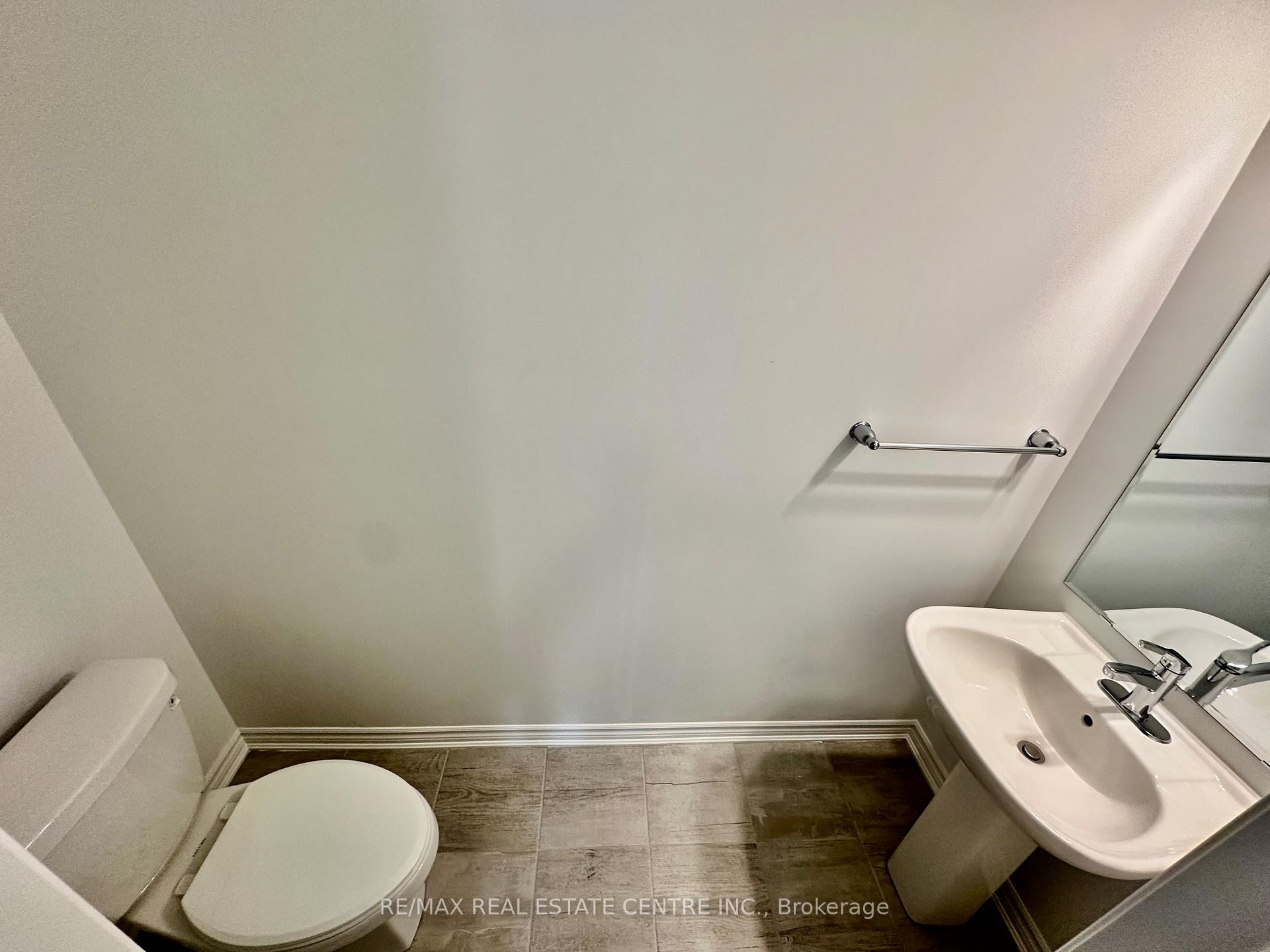 Photo 14 of 119 Pearen Lane, Barrie, Rural Barrie Southwest — HOMEH