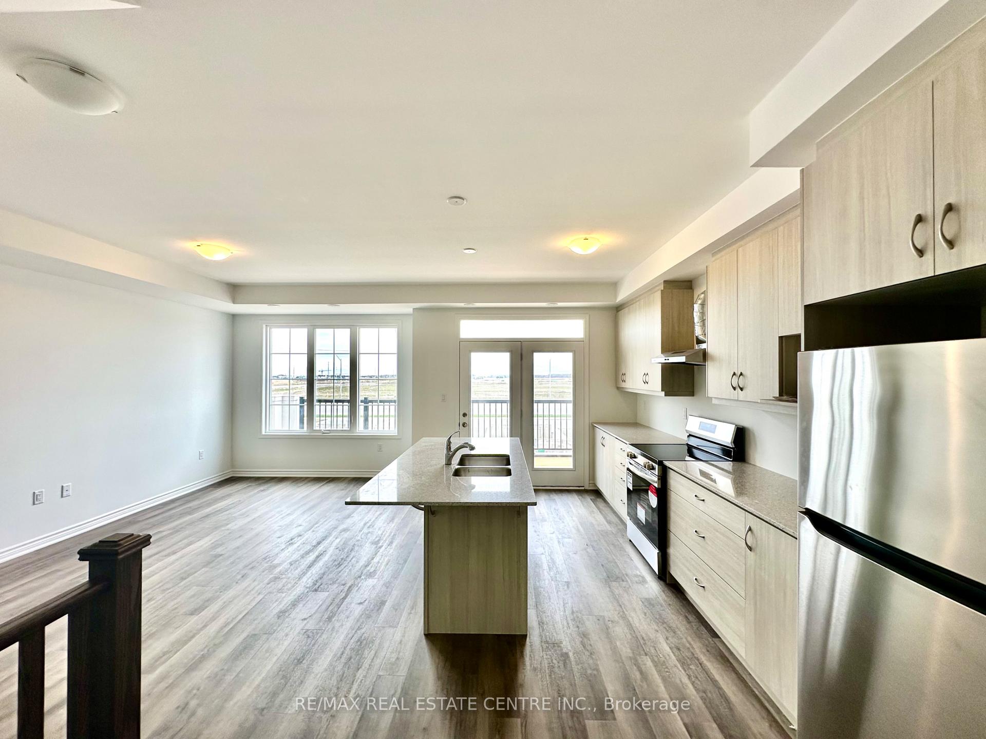 Photo 15 of 119 Pearen Lane, Barrie, Rural Barrie Southwest — HOMEH