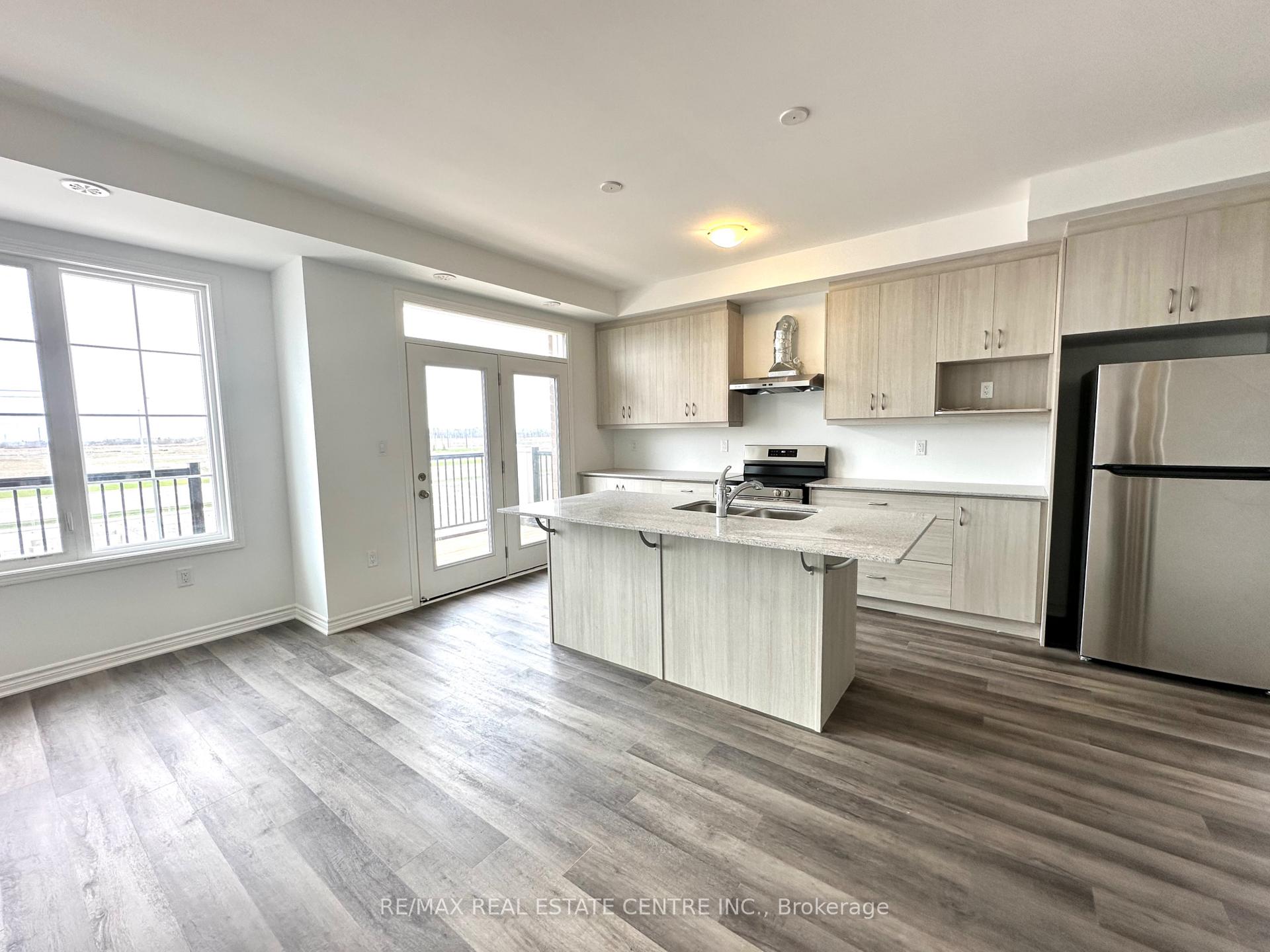 Photo 16 of 119 Pearen Lane, Barrie, Rural Barrie Southwest — HOMEH