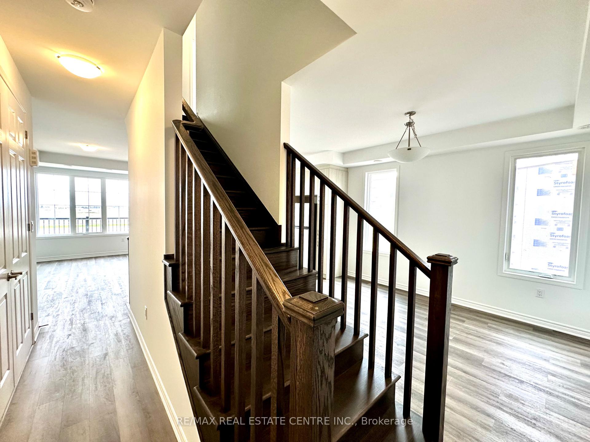 Photo 18 of 119 Pearen Lane, Barrie, Rural Barrie Southwest — HOMEH