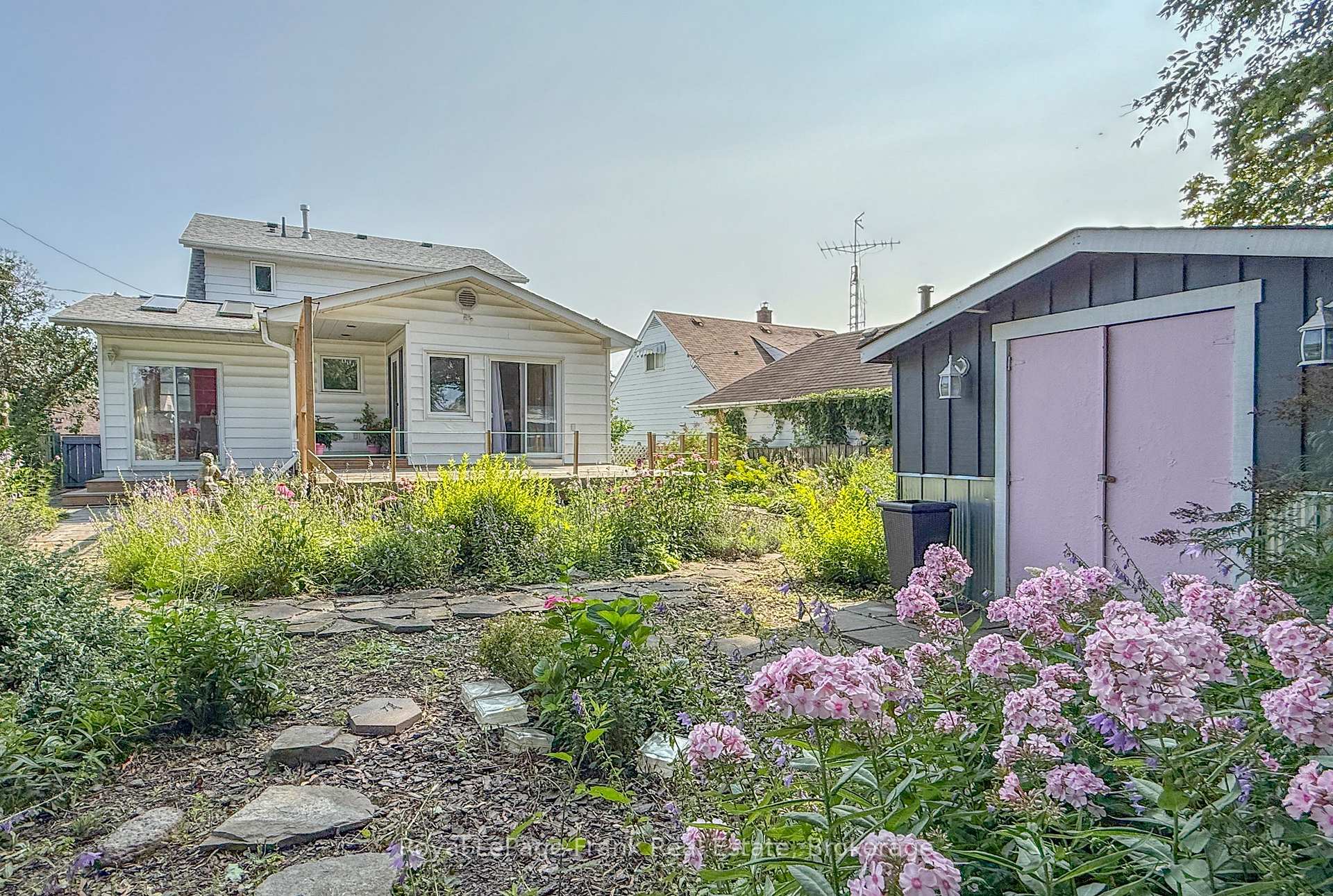 Photo 79 of 100 Admiral Road, Ajax, South East — HOMEH