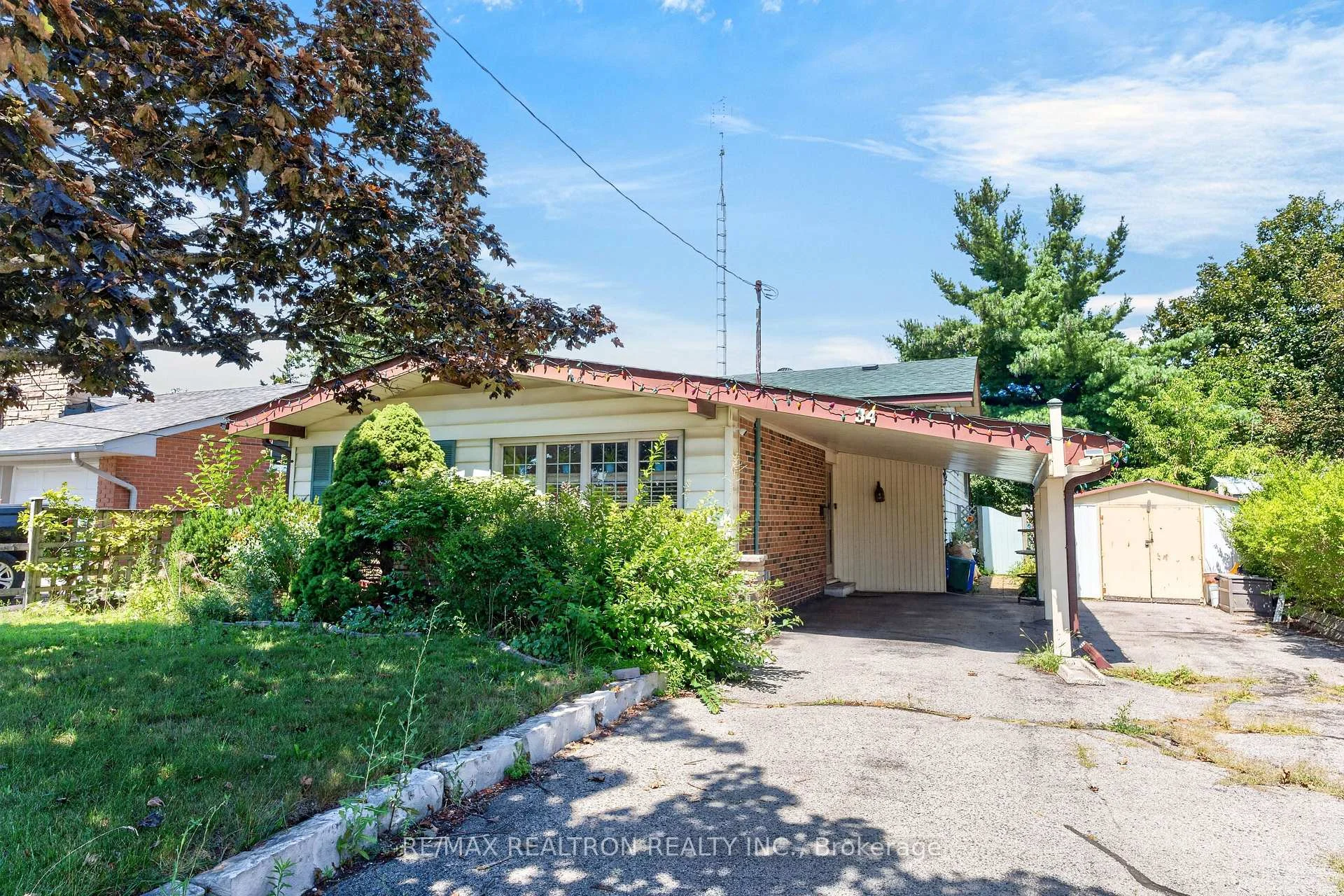 Photo 1 of 34 Taunton Road W, Oshawa, Samac — HOMEH