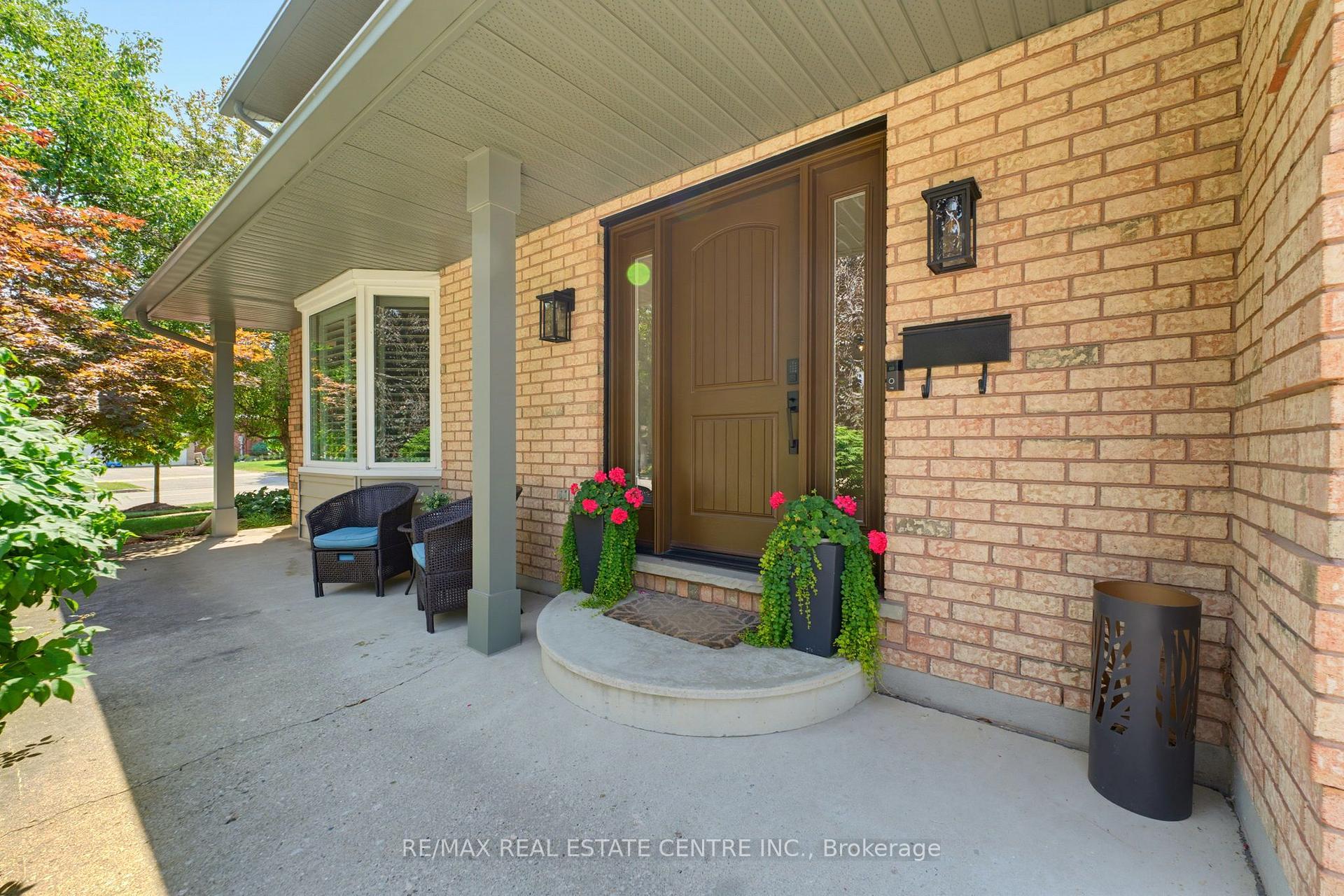 Photo 4 of 127 Michener Crescent, Kitchener, Idlewood — HOMEH