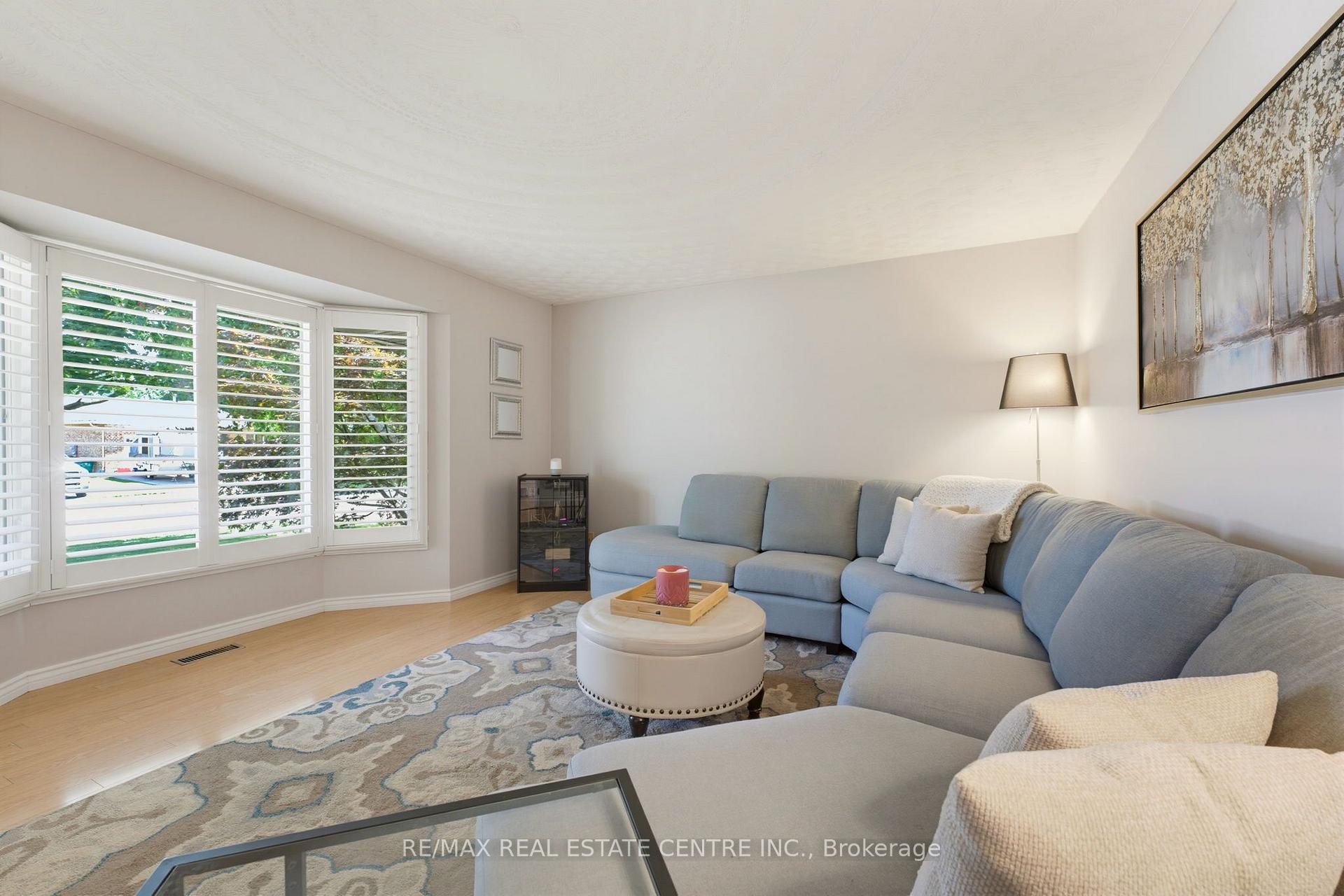 Photo 8 of 127 Michener Crescent, Kitchener, Idlewood — HOMEH