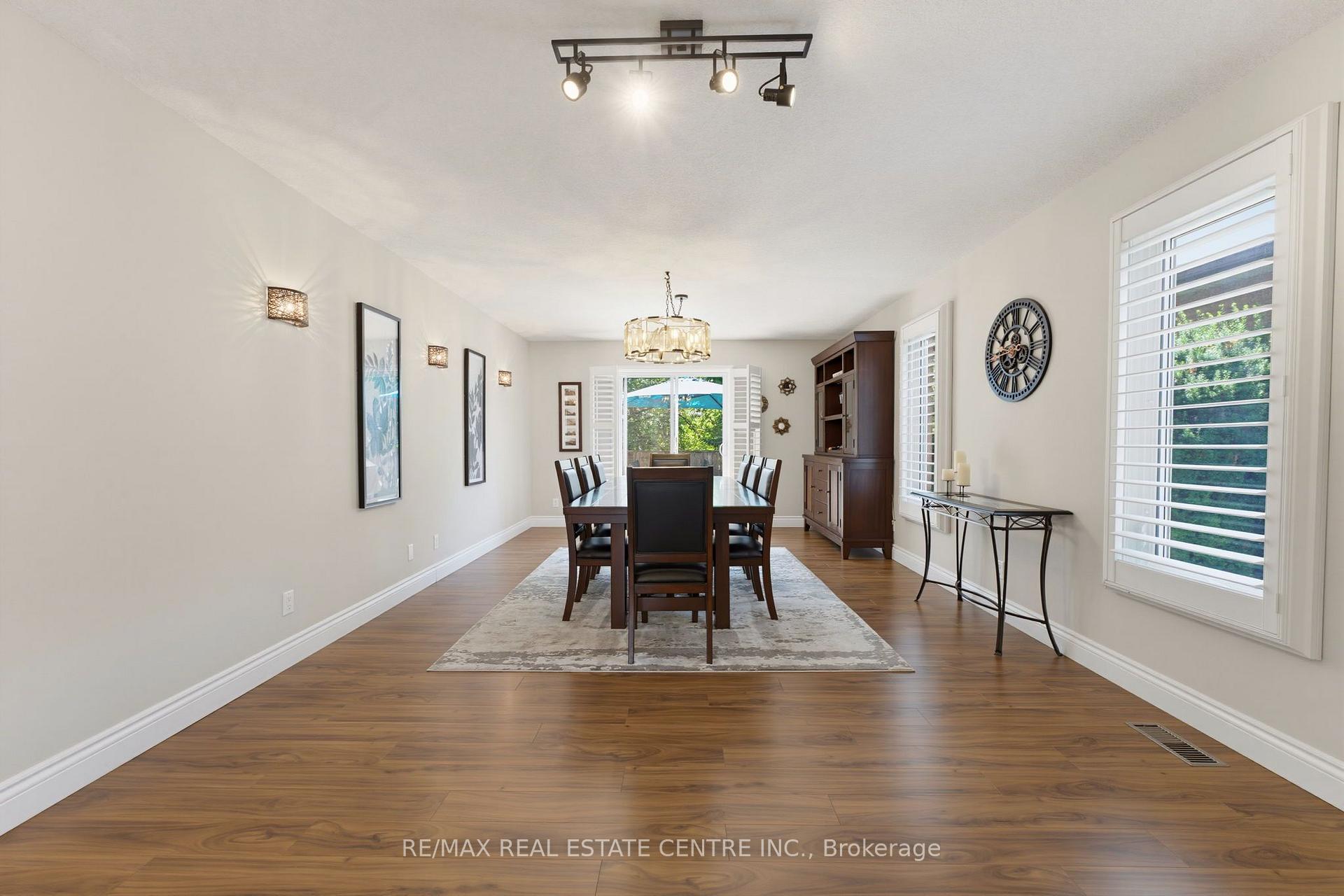 Photo 9 of 127 Michener Crescent, Kitchener, Idlewood — HOMEH