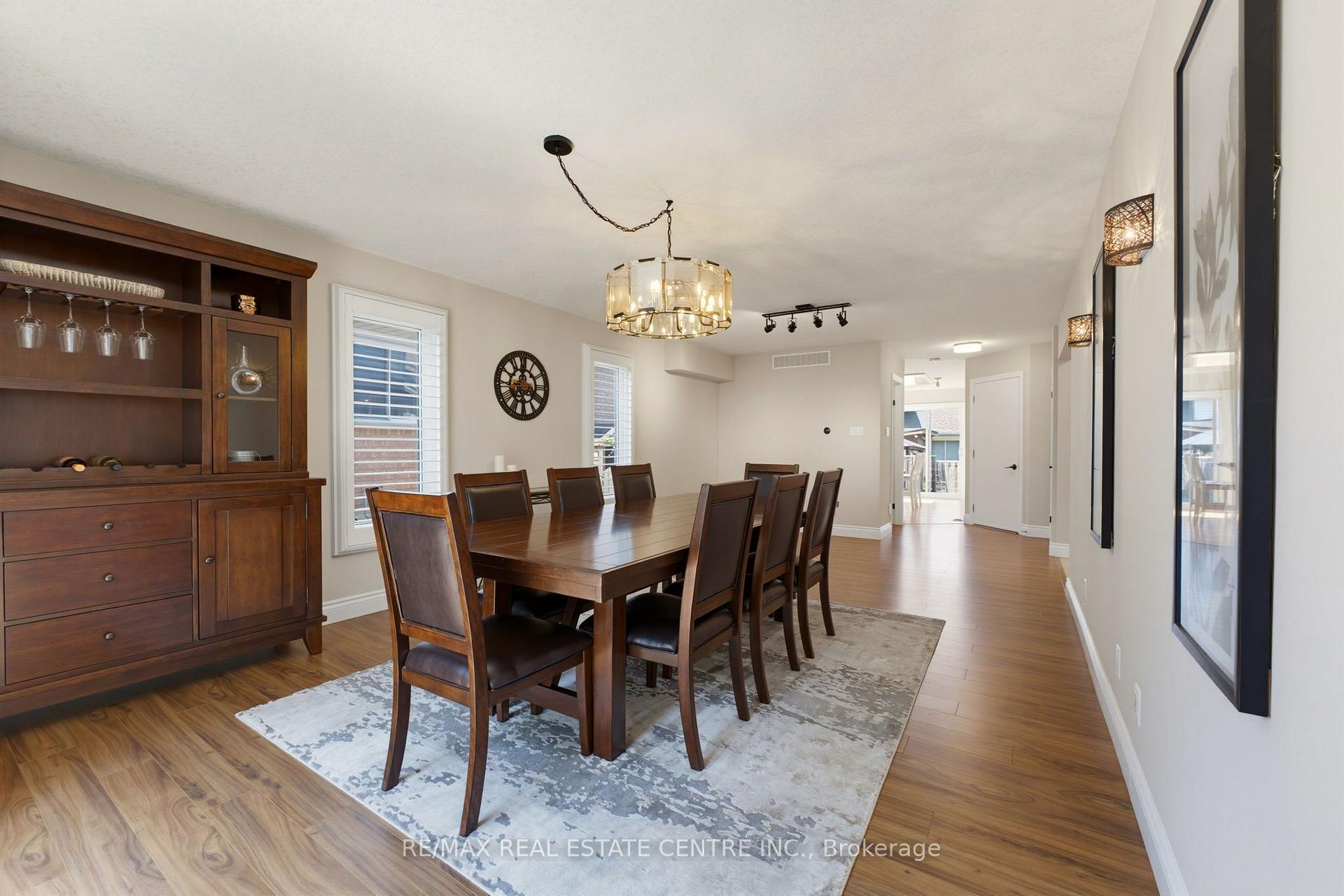 Photo 14 of 127 Michener Crescent, Kitchener, Idlewood — HOMEH