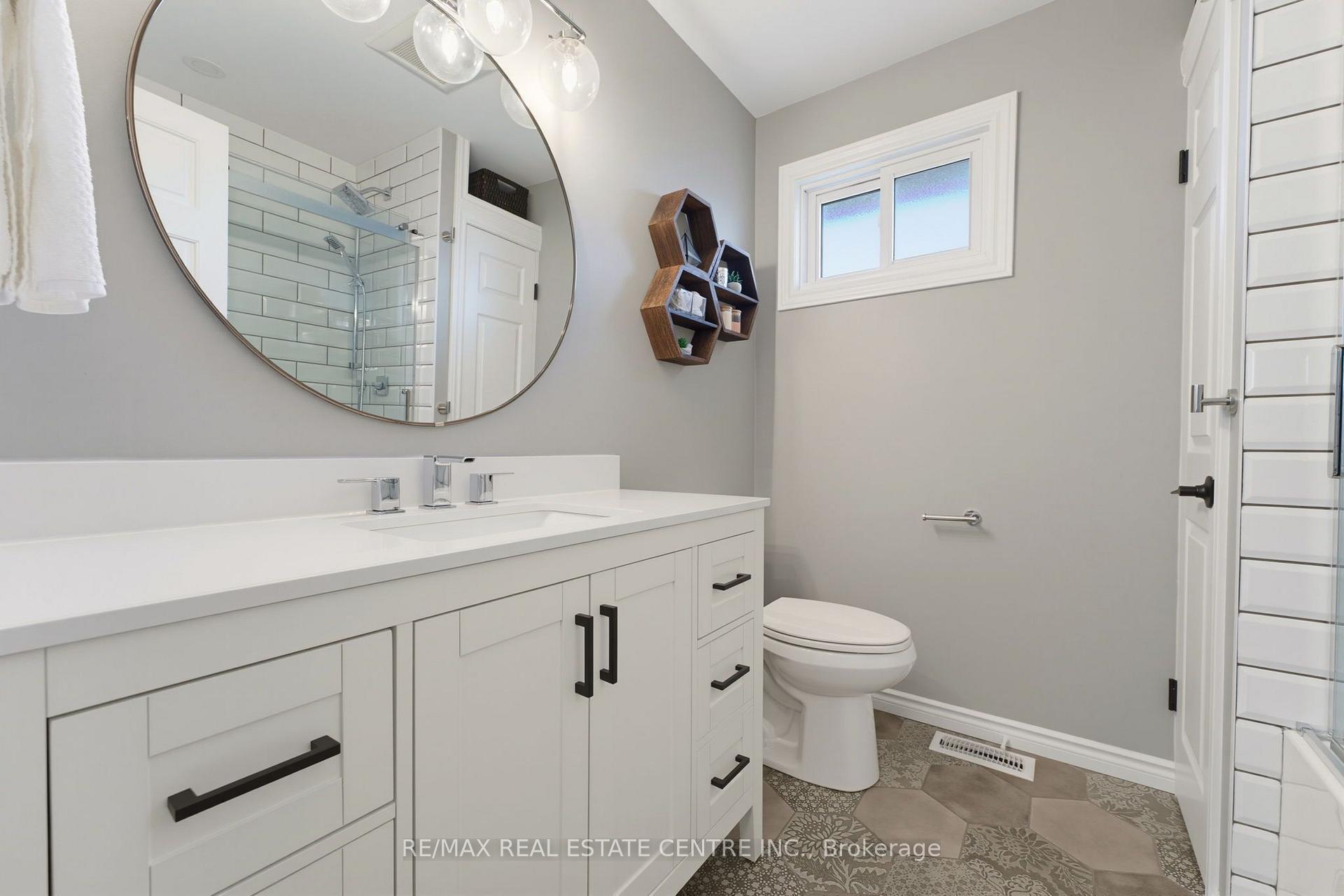 Photo 15 of 127 Michener Crescent, Kitchener, Idlewood — HOMEH