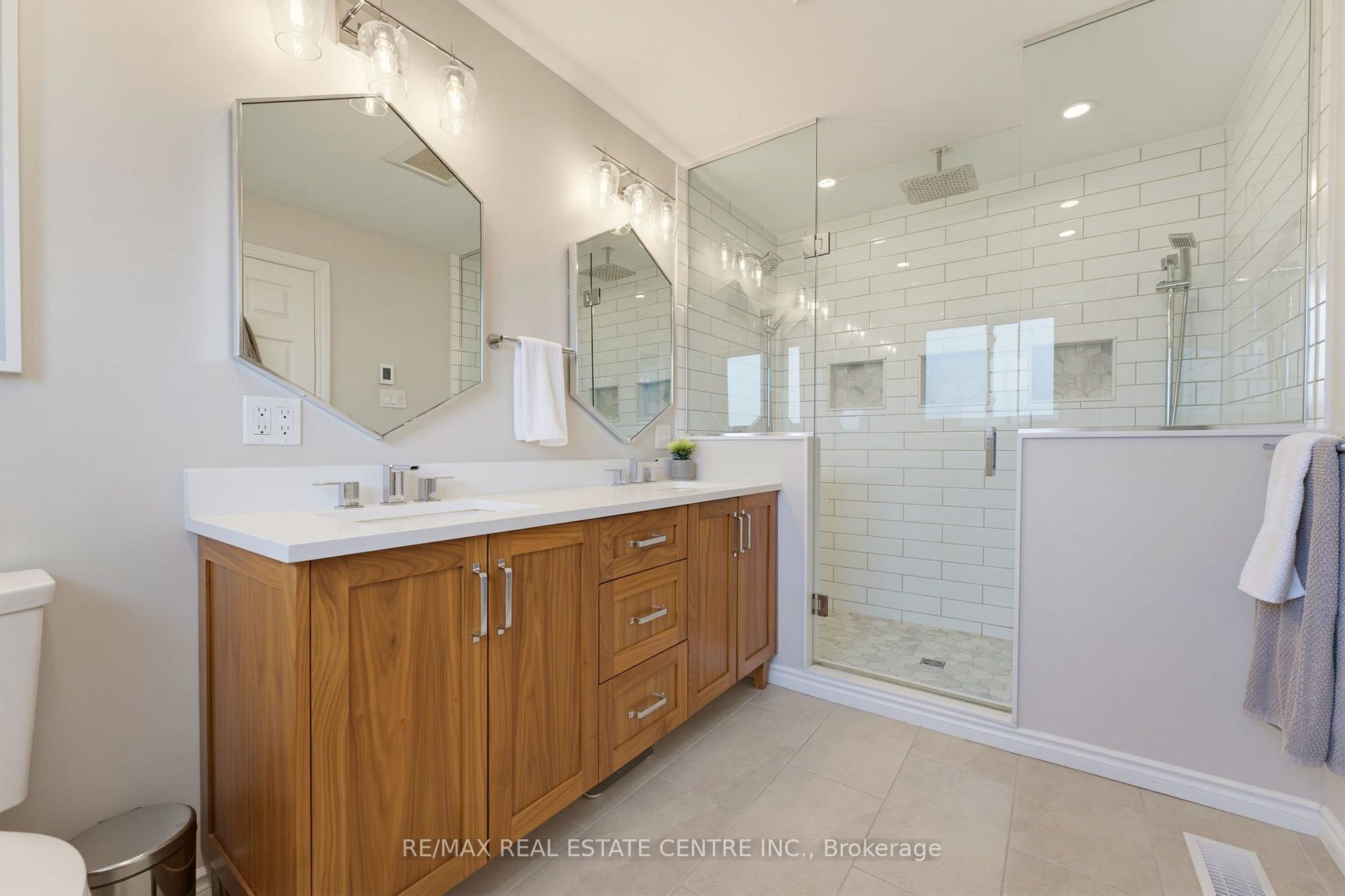 Photo 18 of 127 Michener Crescent, Kitchener, Idlewood — HOMEH