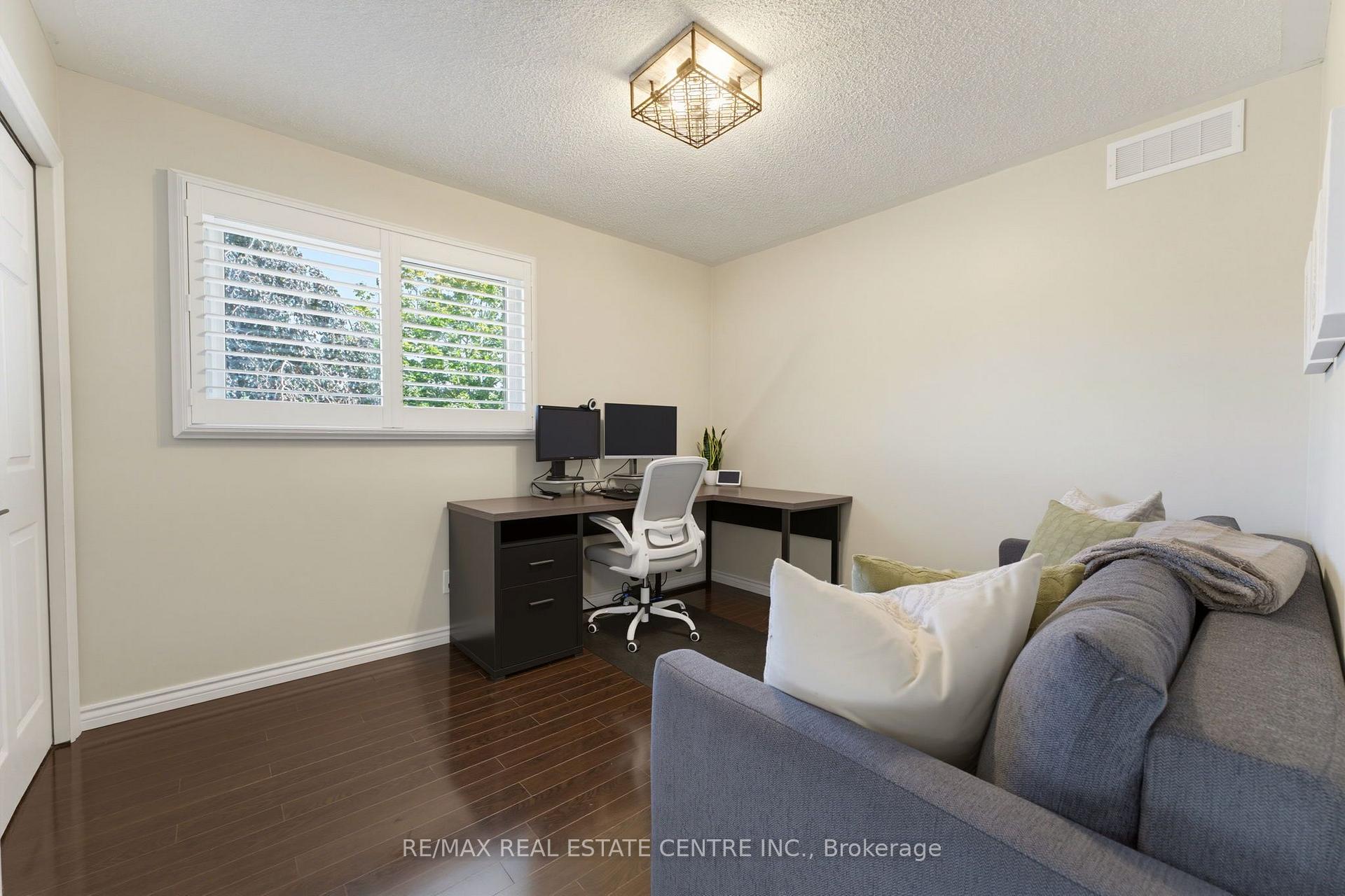 Photo 20 of 127 Michener Crescent, Kitchener, Idlewood — HOMEH