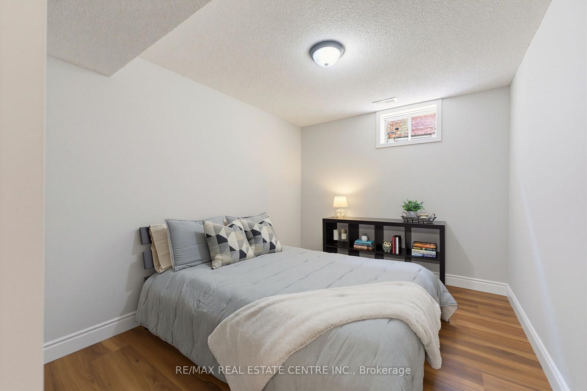 Photo 24 of 127 Michener Crescent, Kitchener, Idlewood — HOMEH