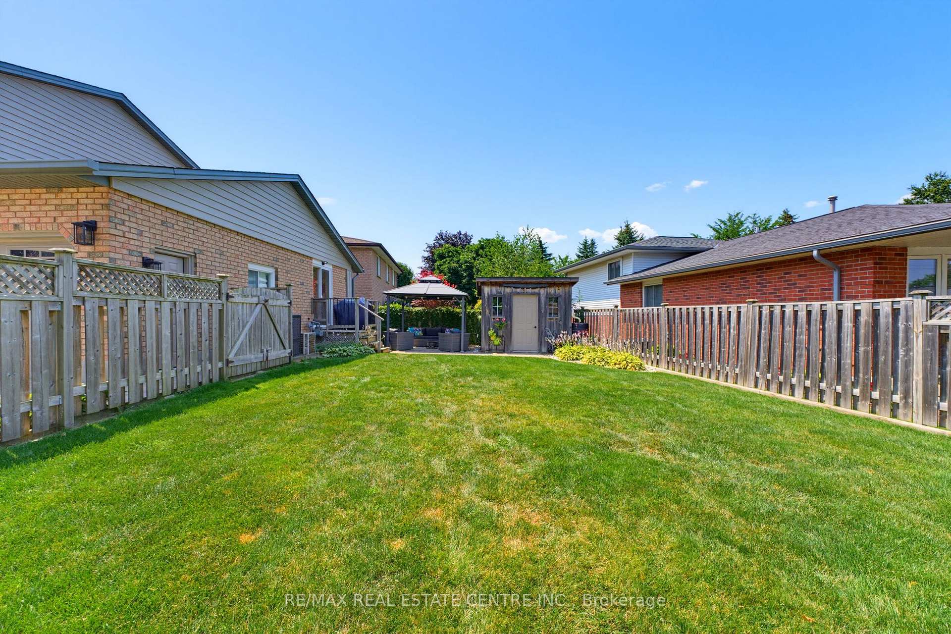 Photo 31 of 127 Michener Crescent, Kitchener, Idlewood — HOMEH
