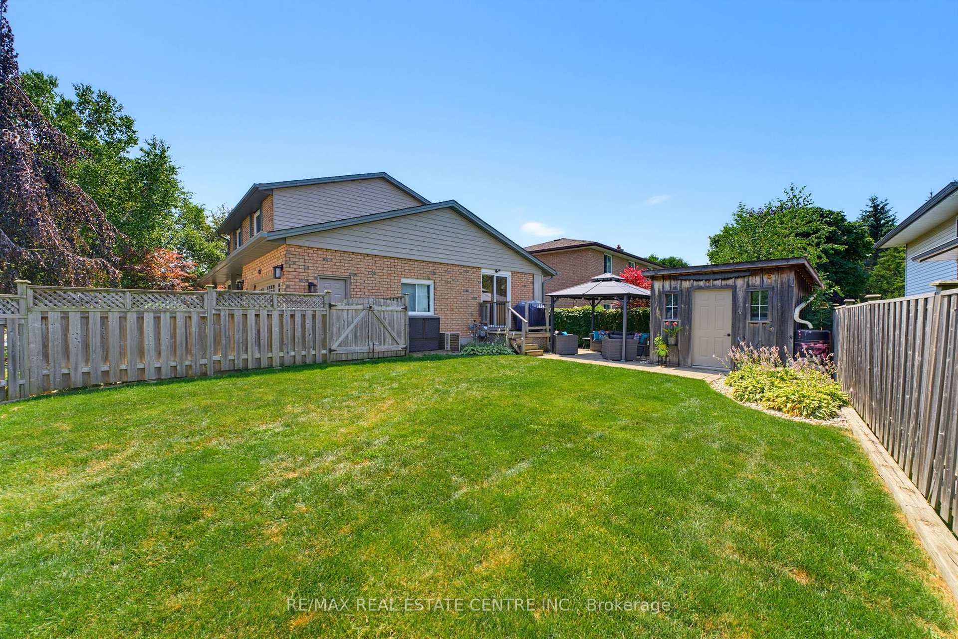 Photo 32 of 127 Michener Crescent, Kitchener, Idlewood — HOMEH