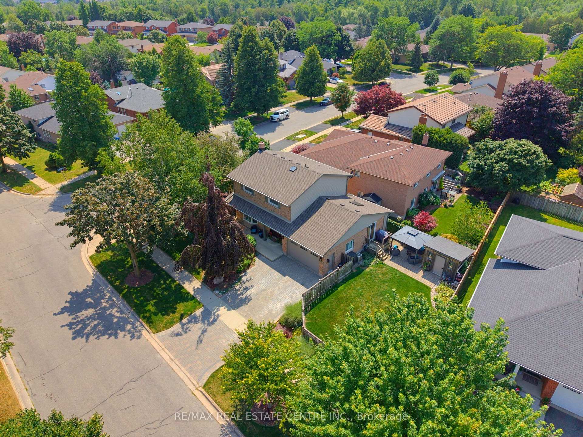 Photo 33 of 127 Michener Crescent, Kitchener, Idlewood — HOMEH