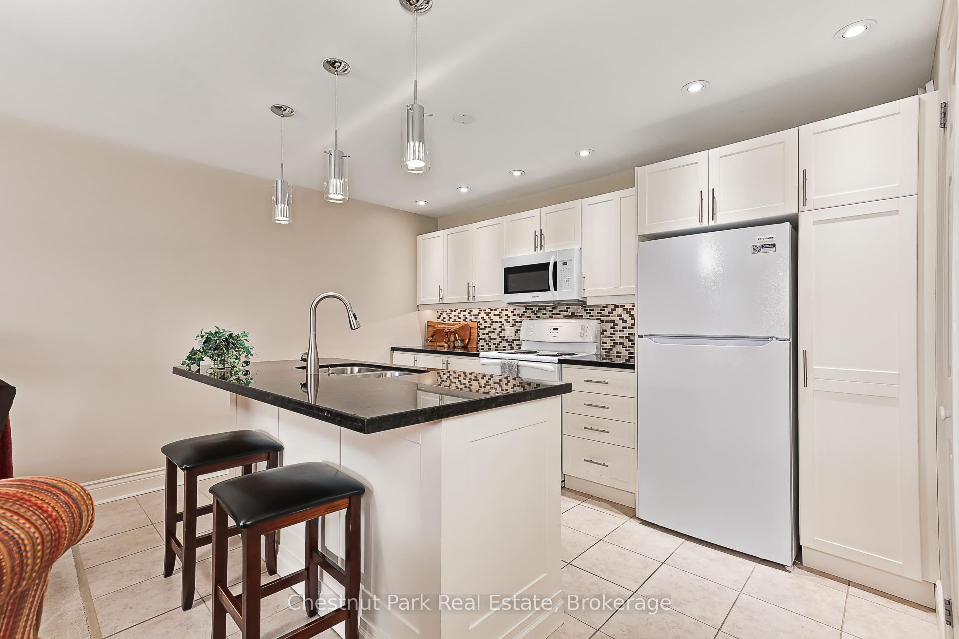 Photo 15 of Unit 206, 435 Walnut Street, Collingwood — HOMEH