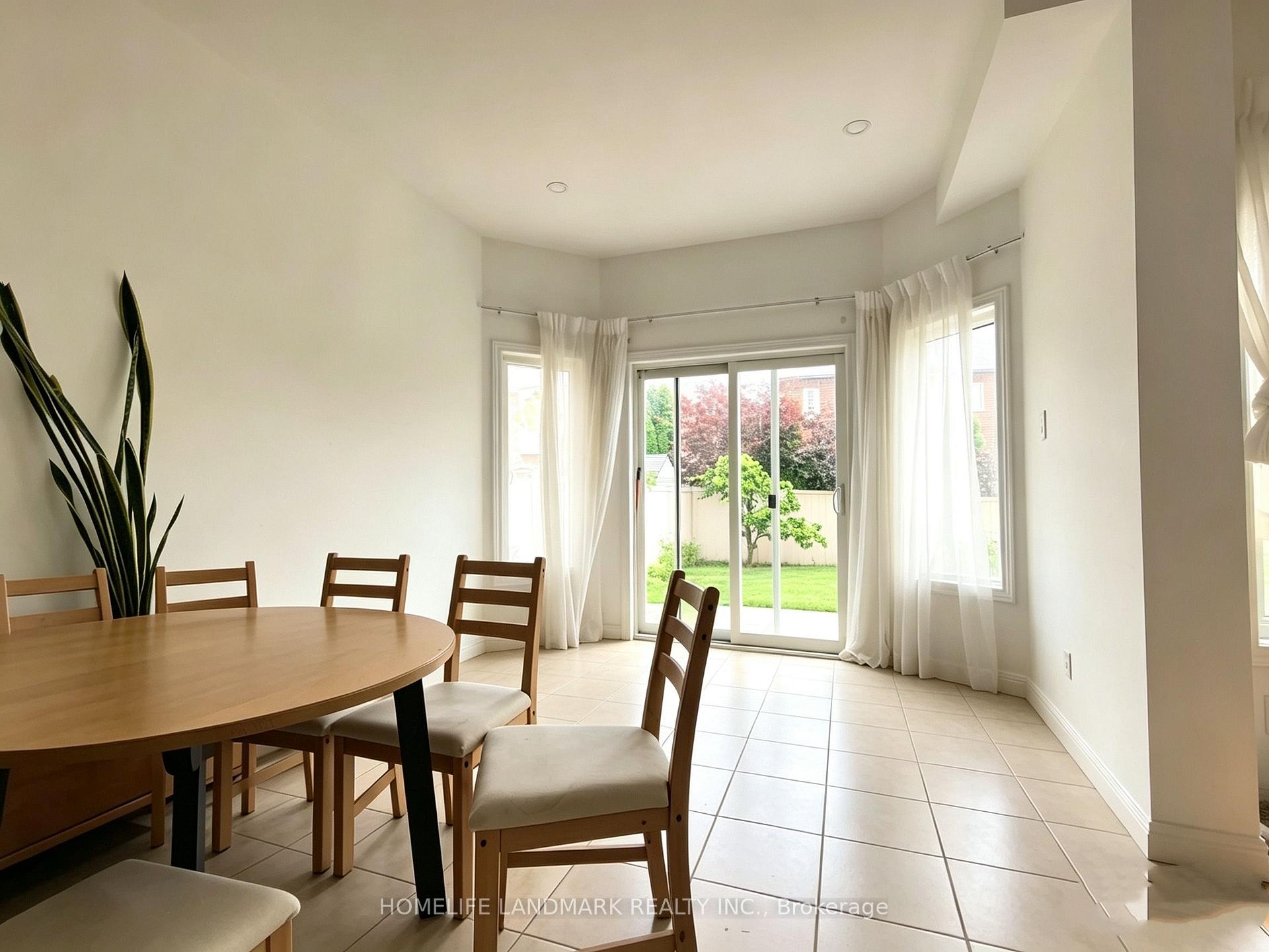 Photo 5 of 61 Mahogany Forest Drive, Vaughan, Patterson — HOMEH