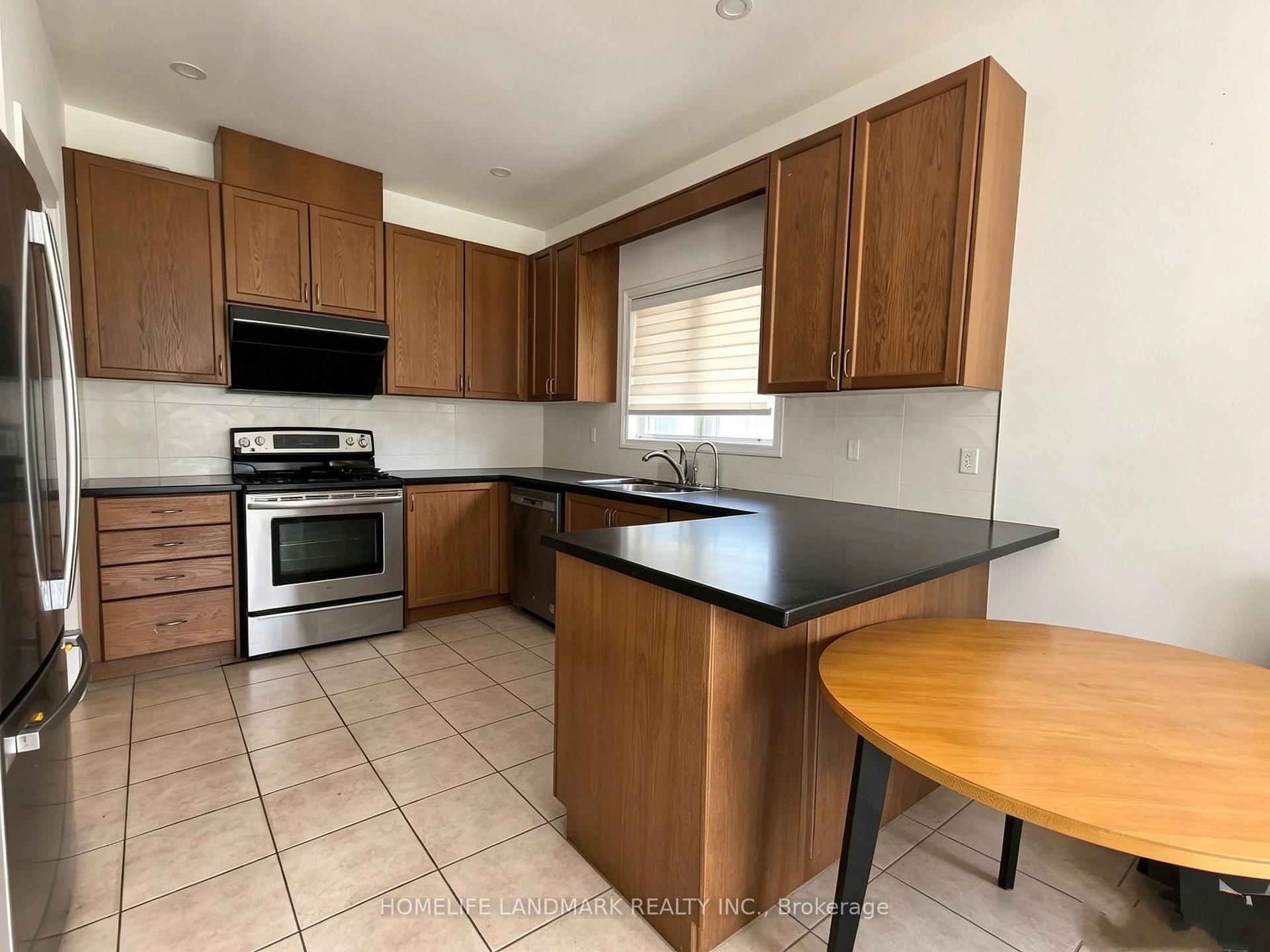 Photo 6 of 61 Mahogany Forest Drive, Vaughan, Patterson — HOMEH