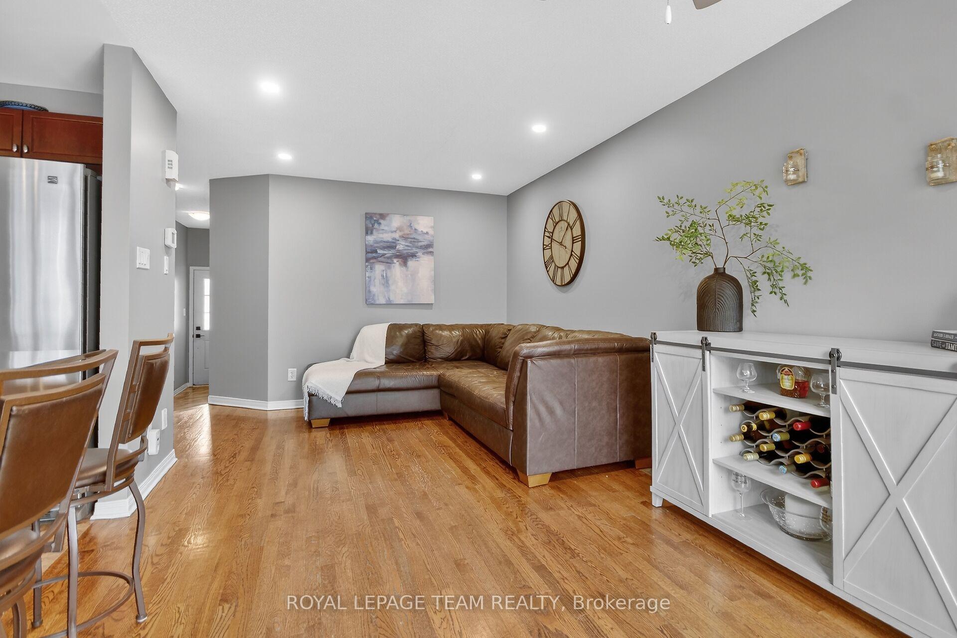 Photo 6 of 317 Copperfield Crescent, Ottawa, Barrhaven - Cedargrove/Fraserdale — HOMEH