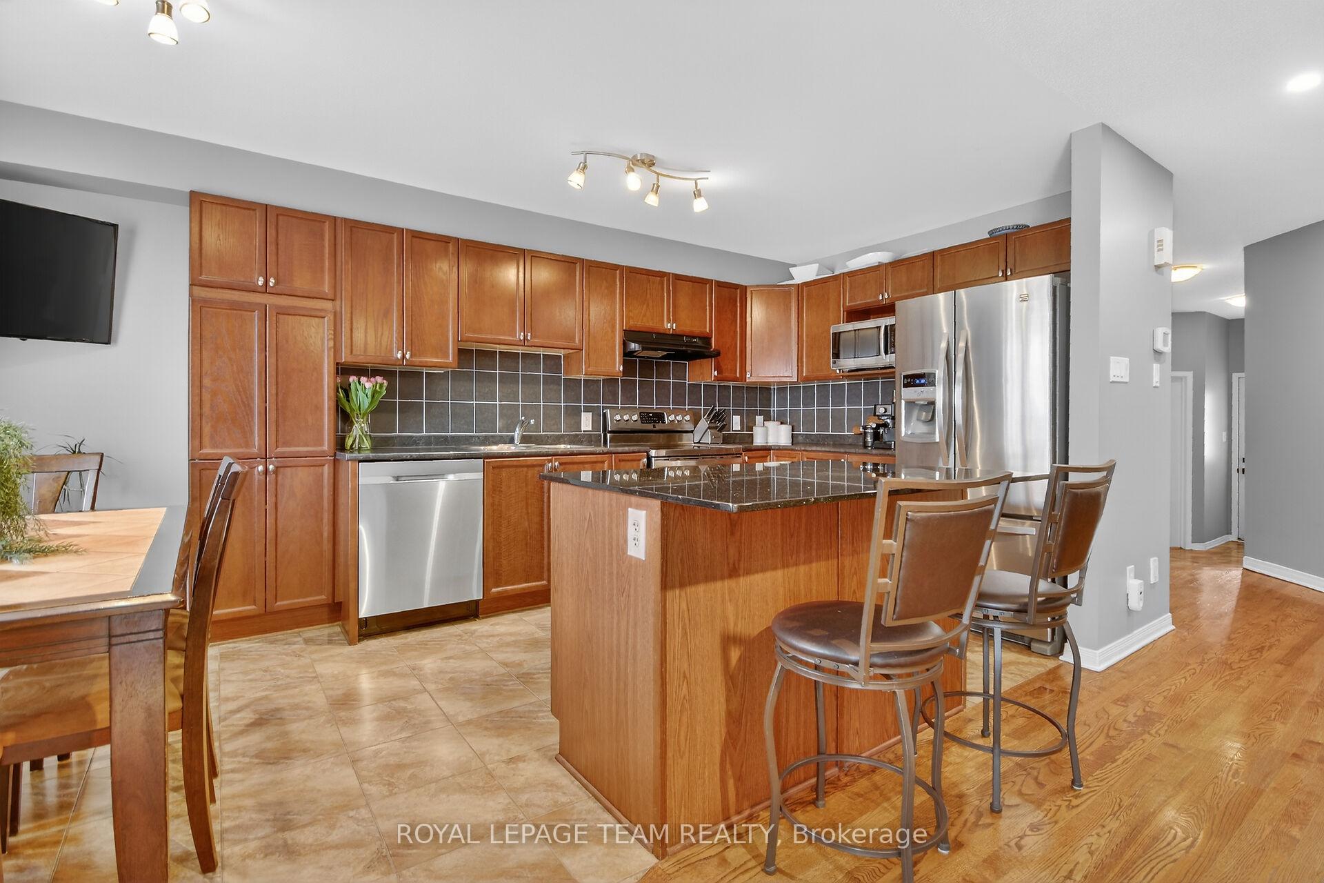 Photo 10 of 317 Copperfield Crescent, Ottawa, Barrhaven - Cedargrove/Fraserdale — HOMEH