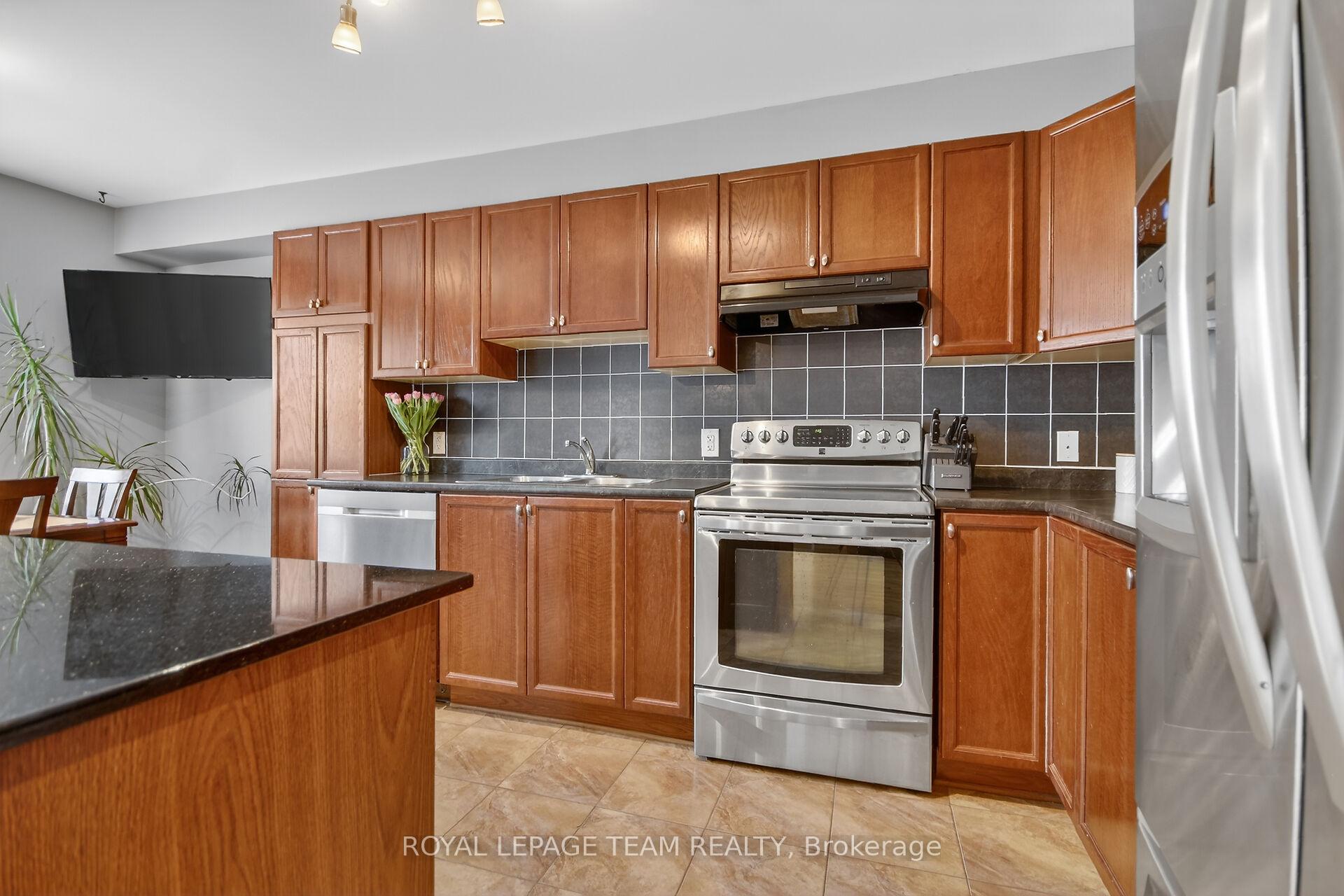 Photo 11 of 317 Copperfield Crescent, Ottawa, Barrhaven - Cedargrove/Fraserdale — HOMEH