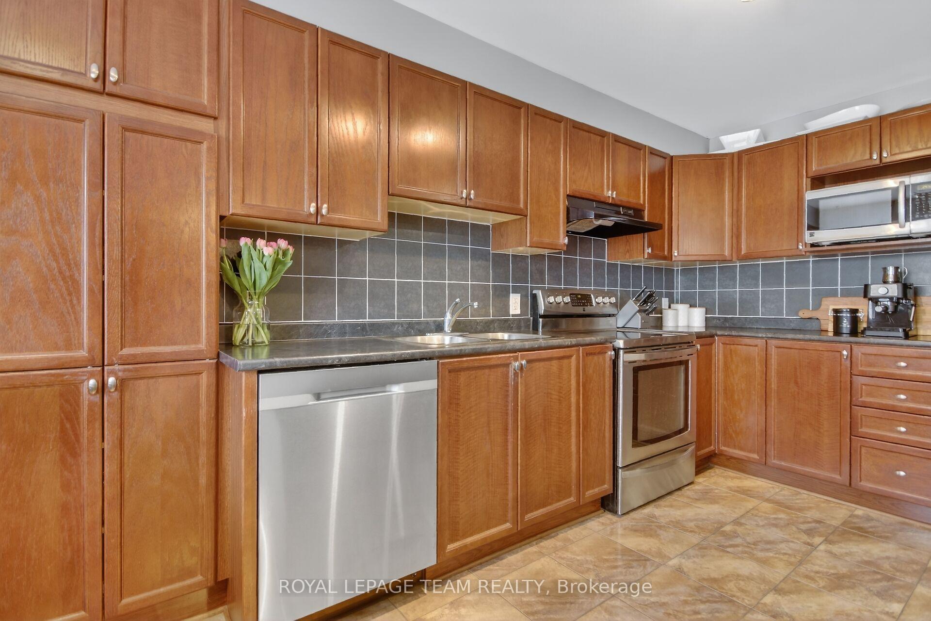 Photo 12 of 317 Copperfield Crescent, Ottawa, Barrhaven - Cedargrove/Fraserdale — HOMEH