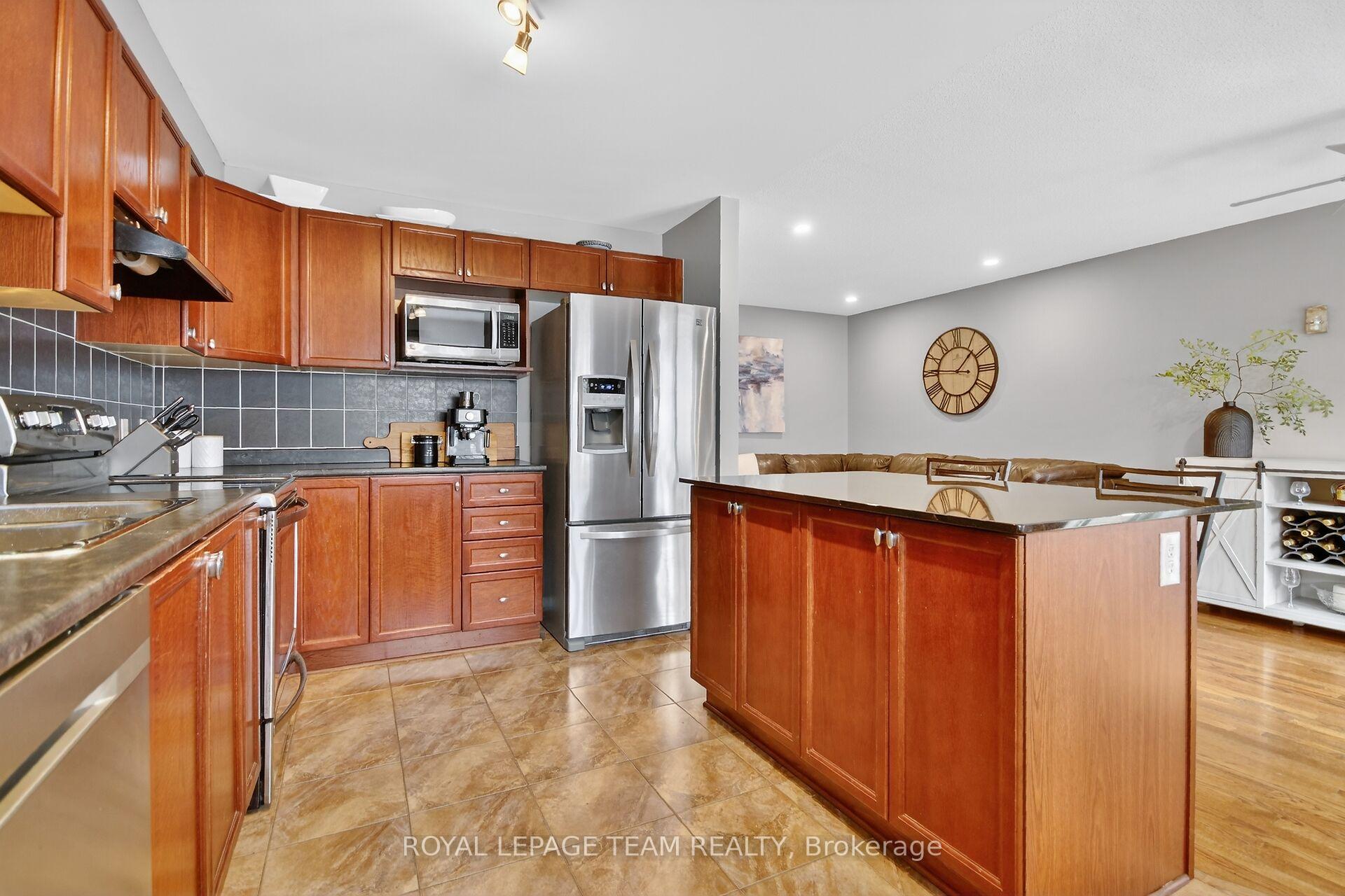 Photo 13 of 317 Copperfield Crescent, Ottawa, Barrhaven - Cedargrove/Fraserdale — HOMEH