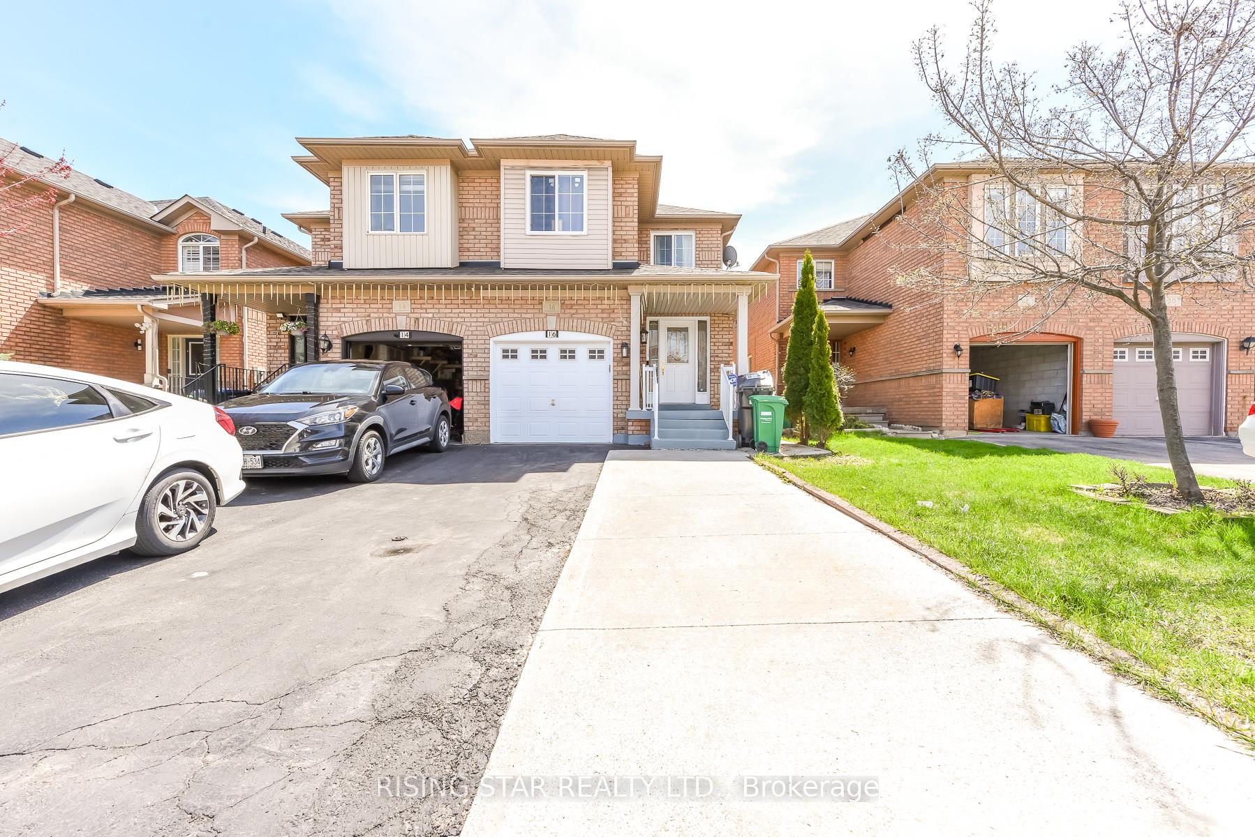 Front of 16 Elmpark Court