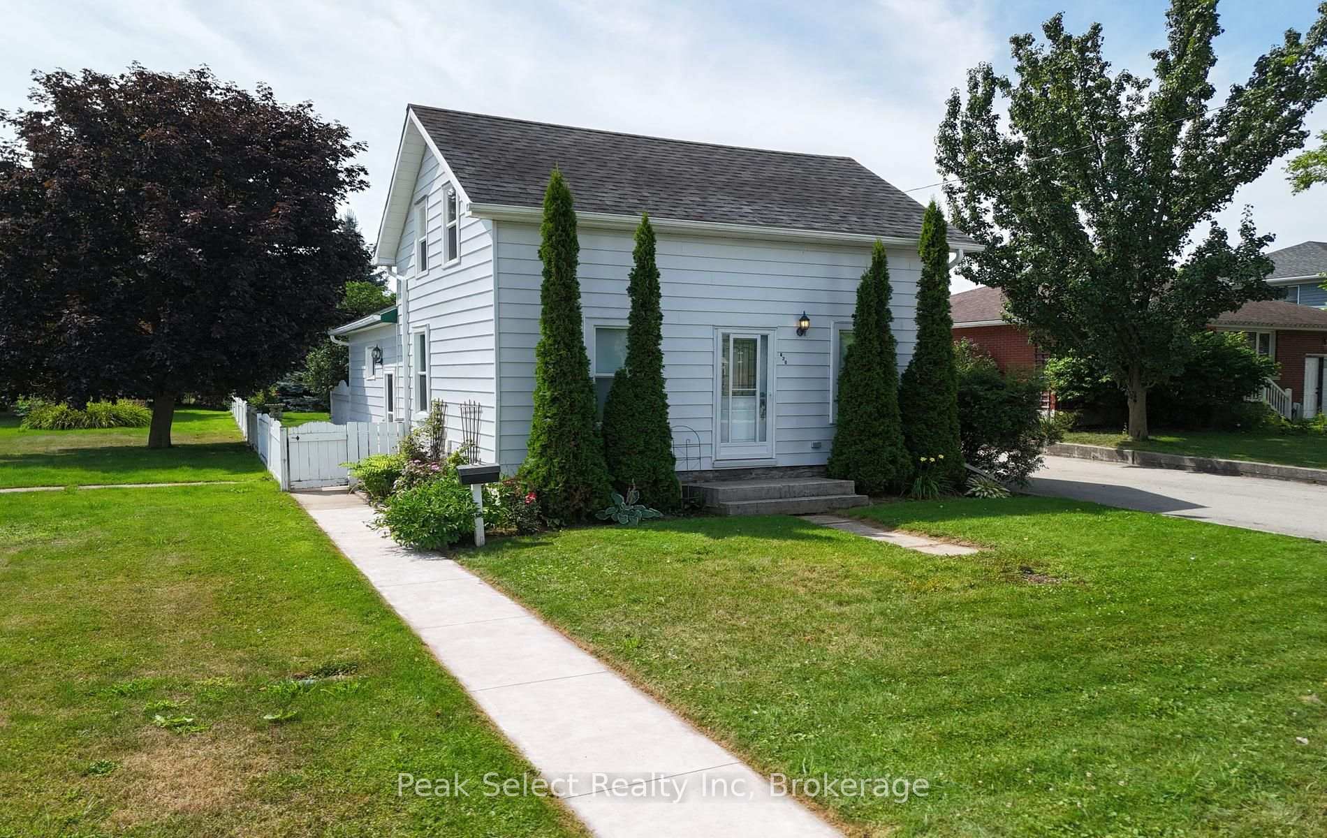 Photo 3 of 620 Jones Street E, St. Marys — HOMEH