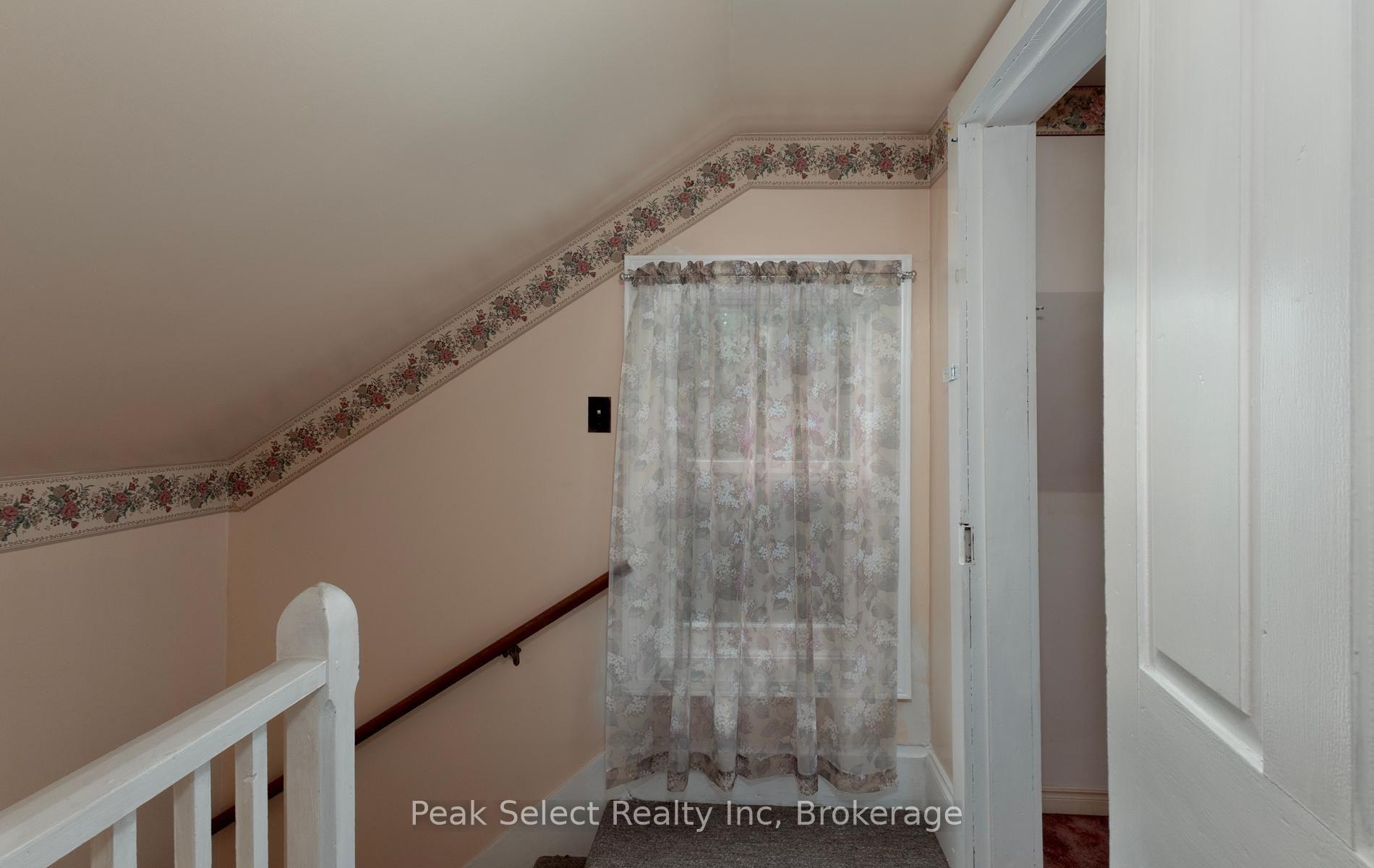 Photo 18 of 620 Jones Street E, St. Marys — HOMEH