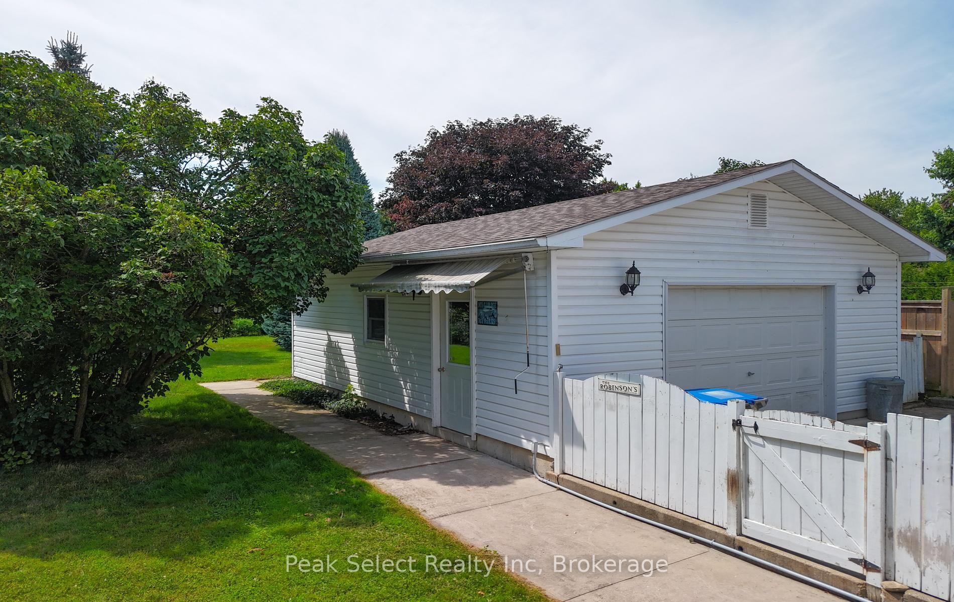 Photo 28 of 620 Jones Street E, St. Marys — HOMEH