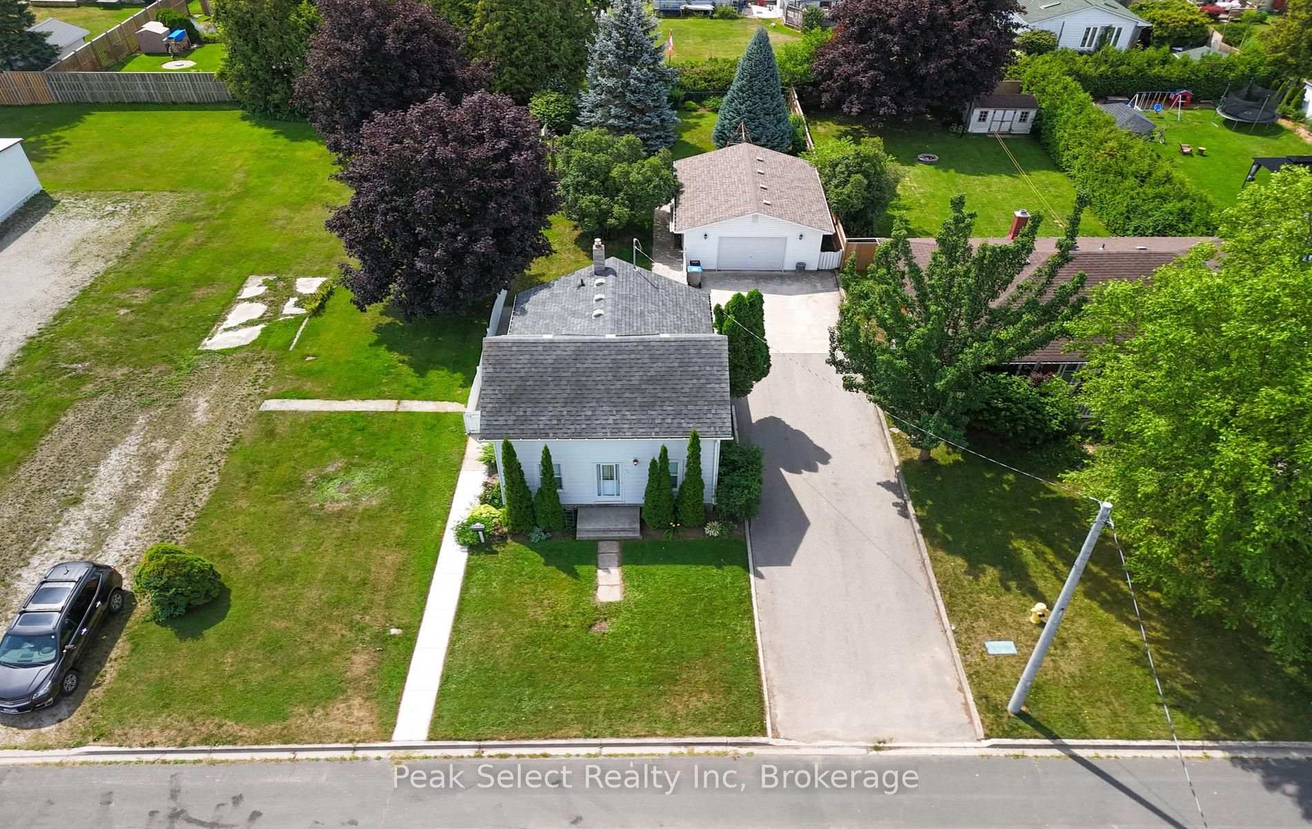 Photo 33 of 620 Jones Street E, St. Marys — HOMEH