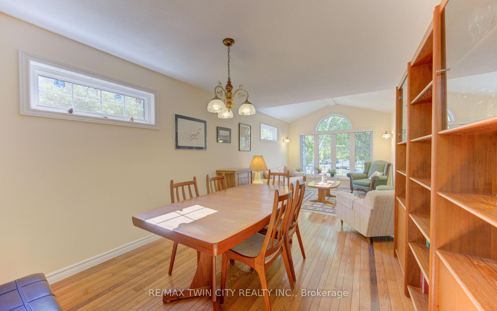 Photo 7 of 26 Eby Crescent, Wilmot, New Hamburg — HOMEH