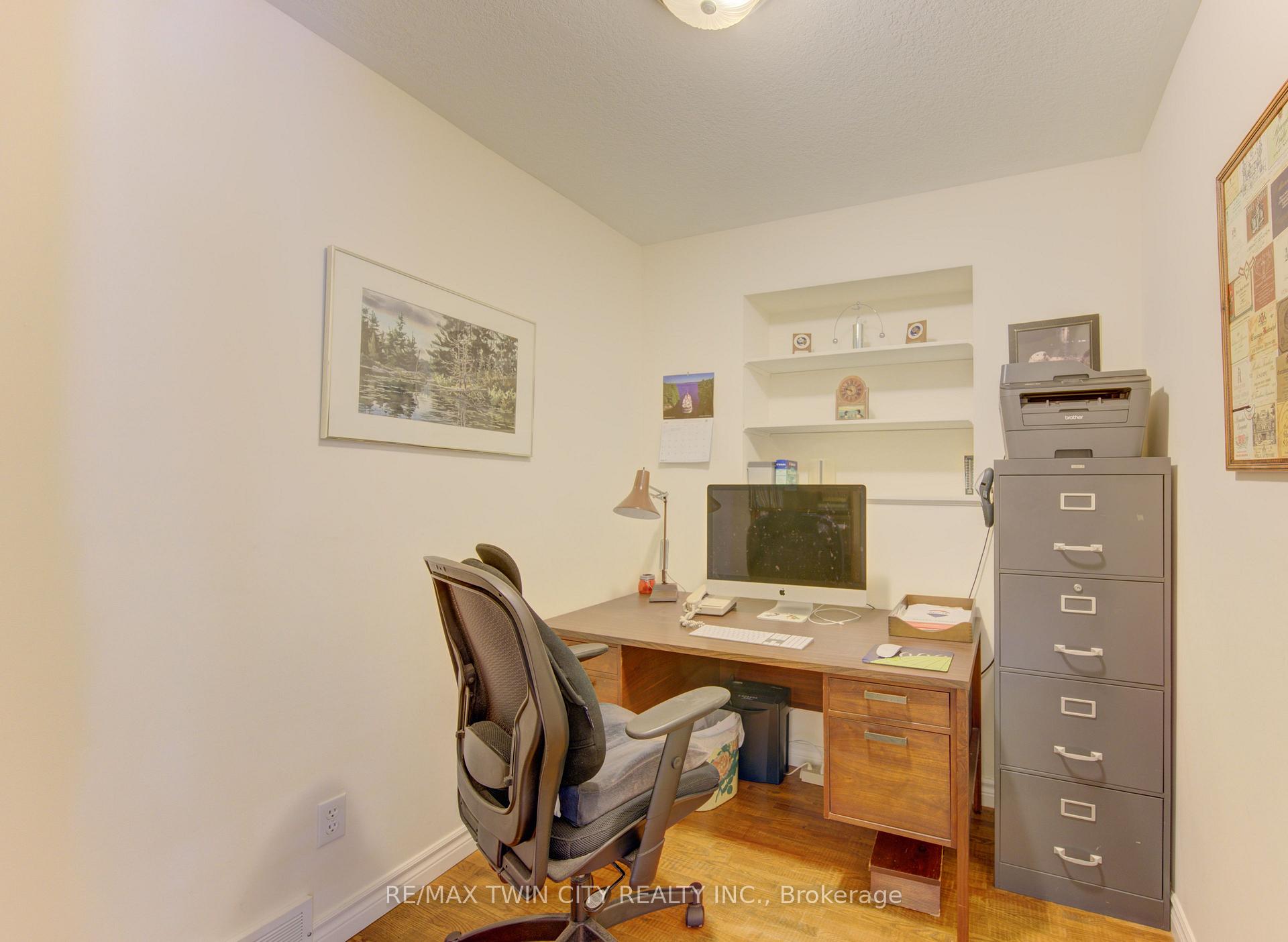 Photo 15 of 26 Eby Crescent, Wilmot, New Hamburg — HOMEH
