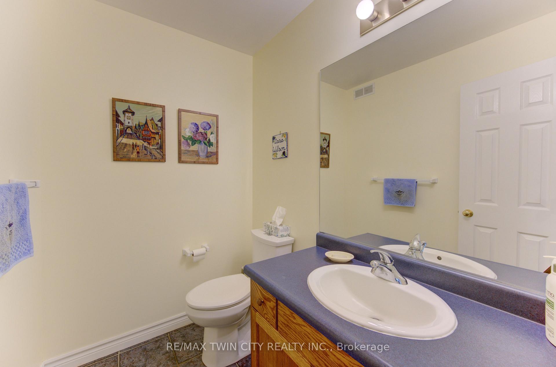 Photo 16 of 26 Eby Crescent, Wilmot, New Hamburg — HOMEH