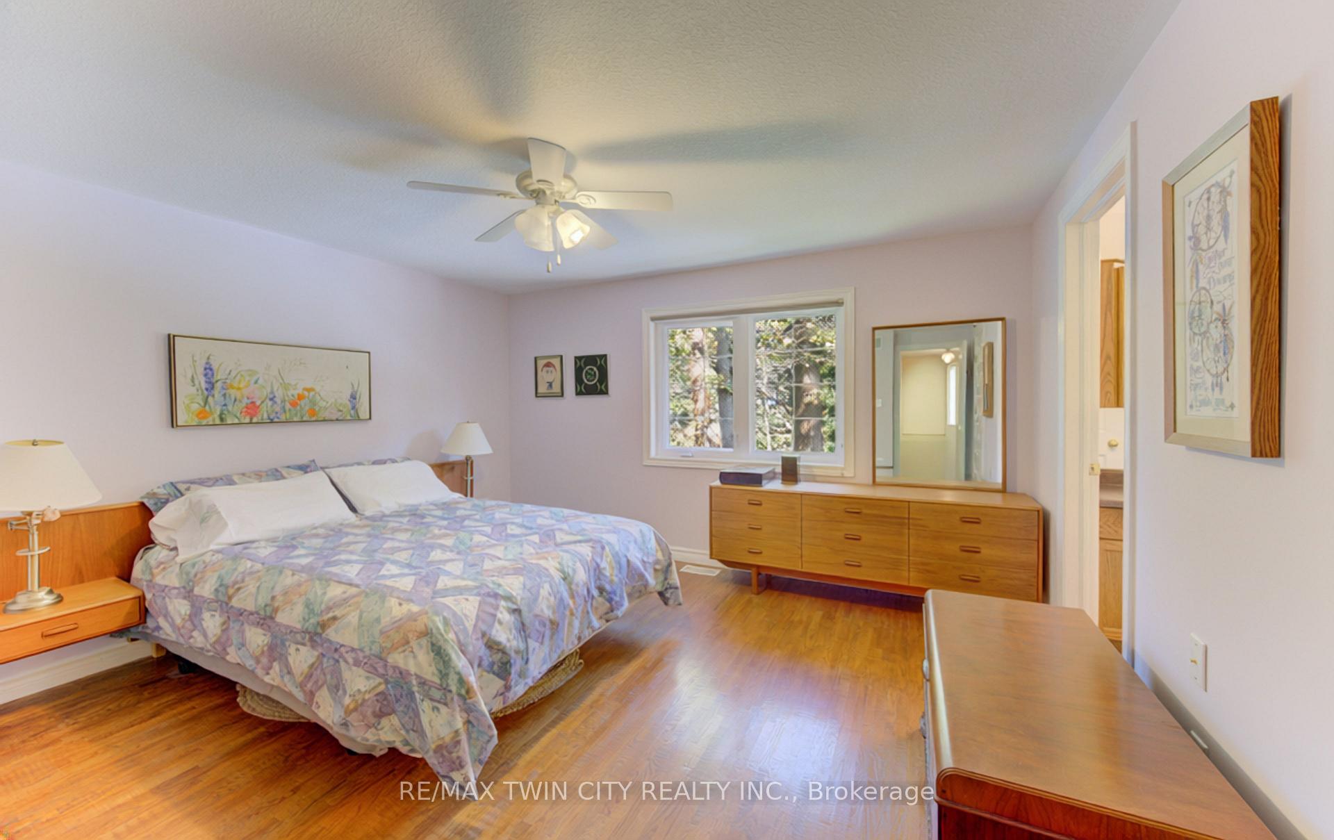 Photo 19 of 26 Eby Crescent, Wilmot, New Hamburg — HOMEH