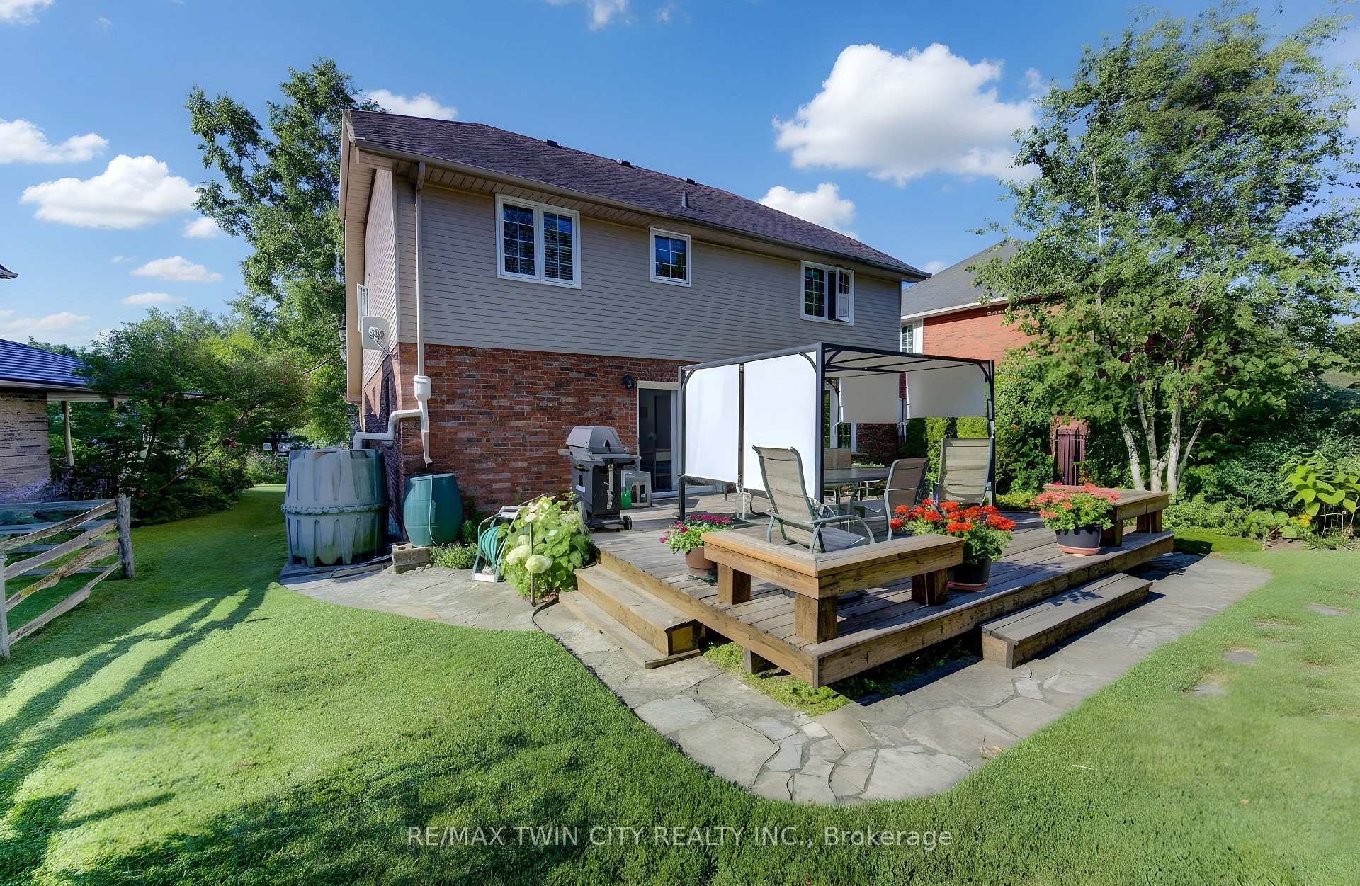 Photo 34 of 26 Eby Crescent, Wilmot, New Hamburg — HOMEH