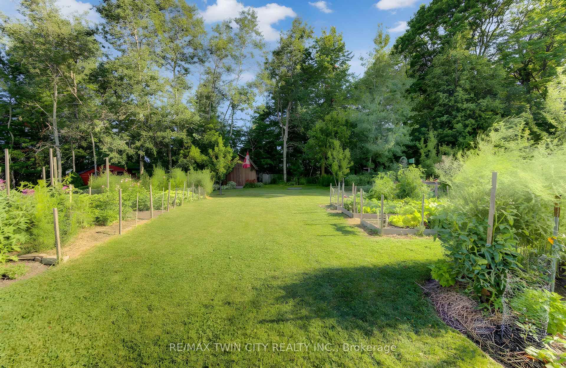 Photo 39 of 26 Eby Crescent, Wilmot, New Hamburg — HOMEH
