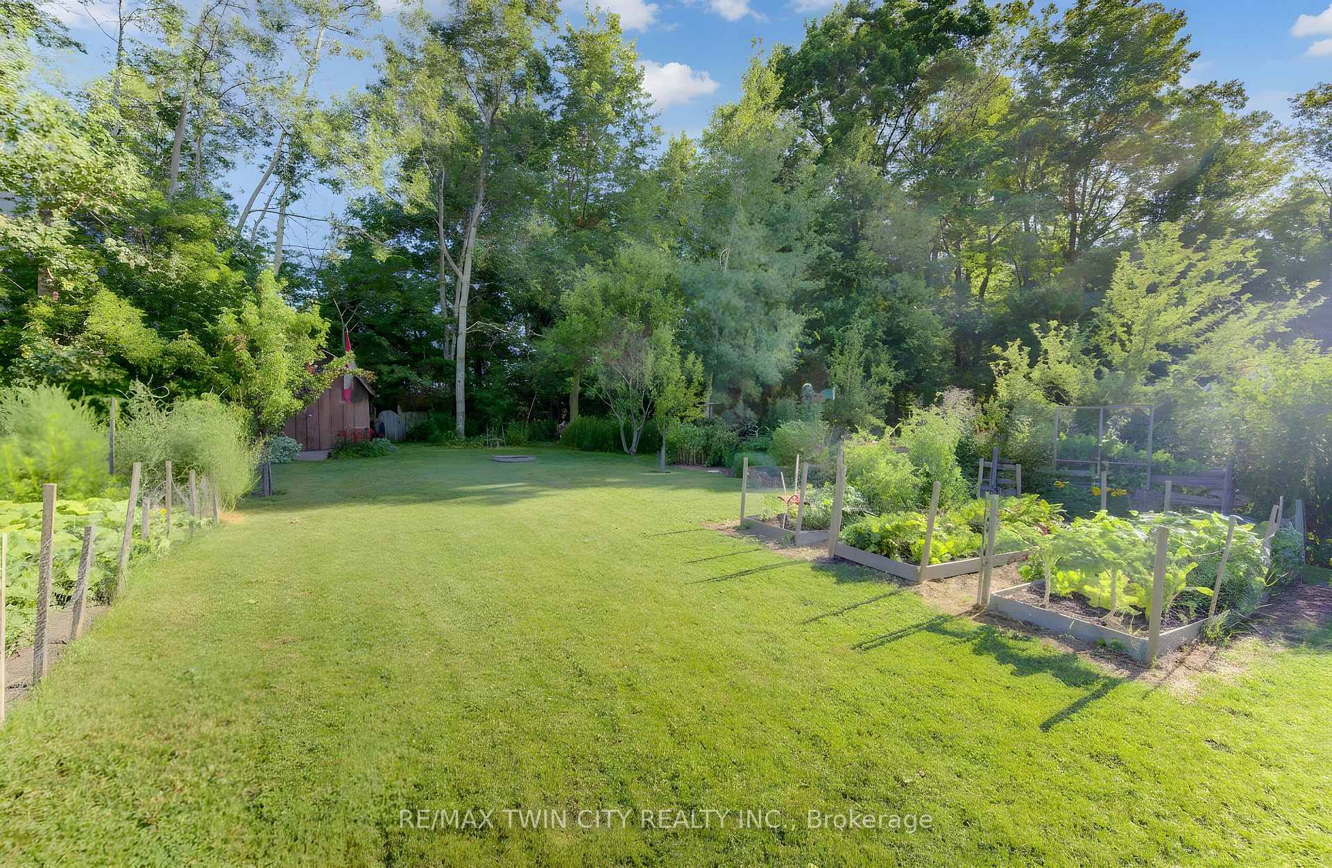 Photo 41 of 26 Eby Crescent, Wilmot, New Hamburg — HOMEH