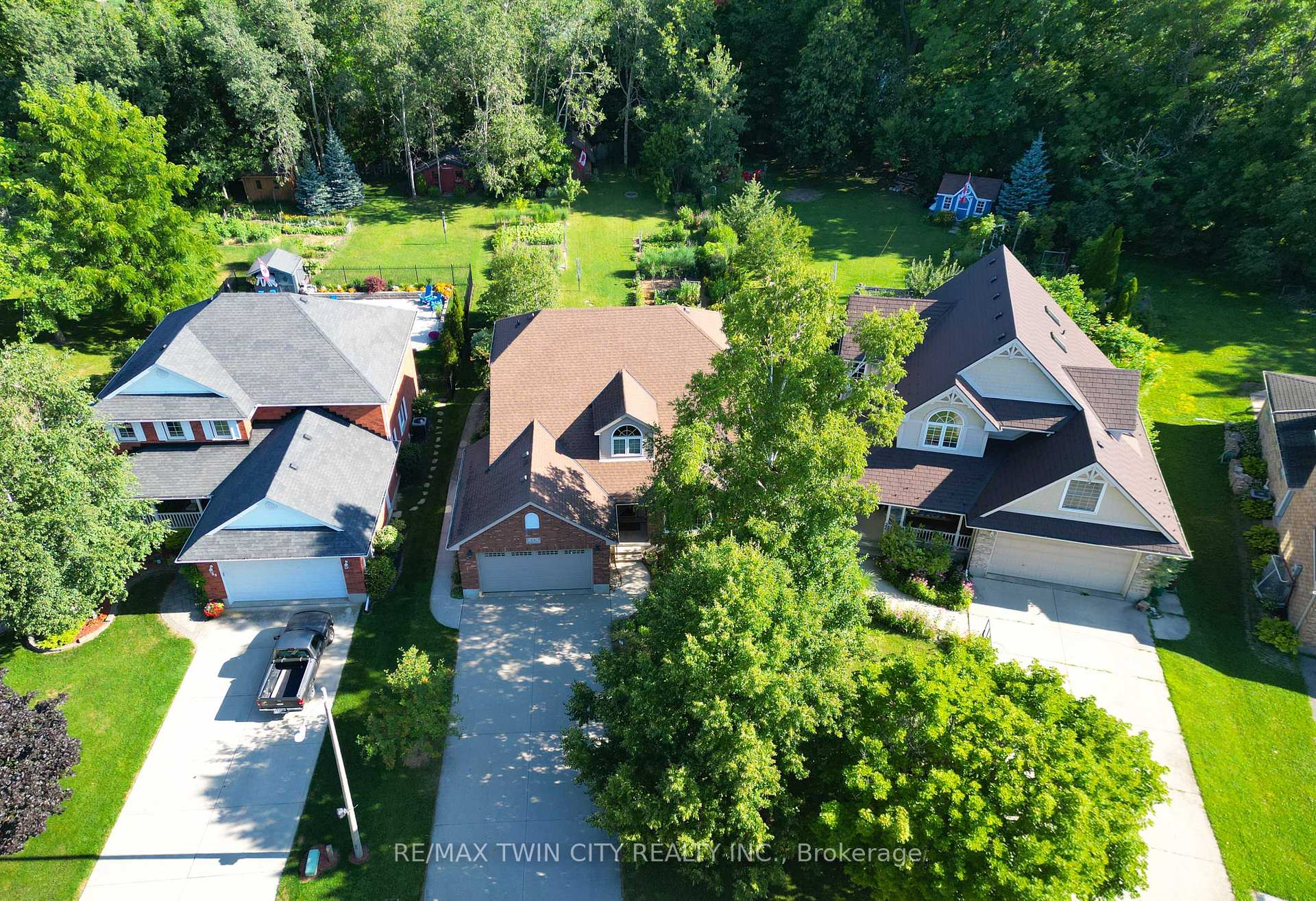 Photo 45 of 26 Eby Crescent, Wilmot, New Hamburg — HOMEH