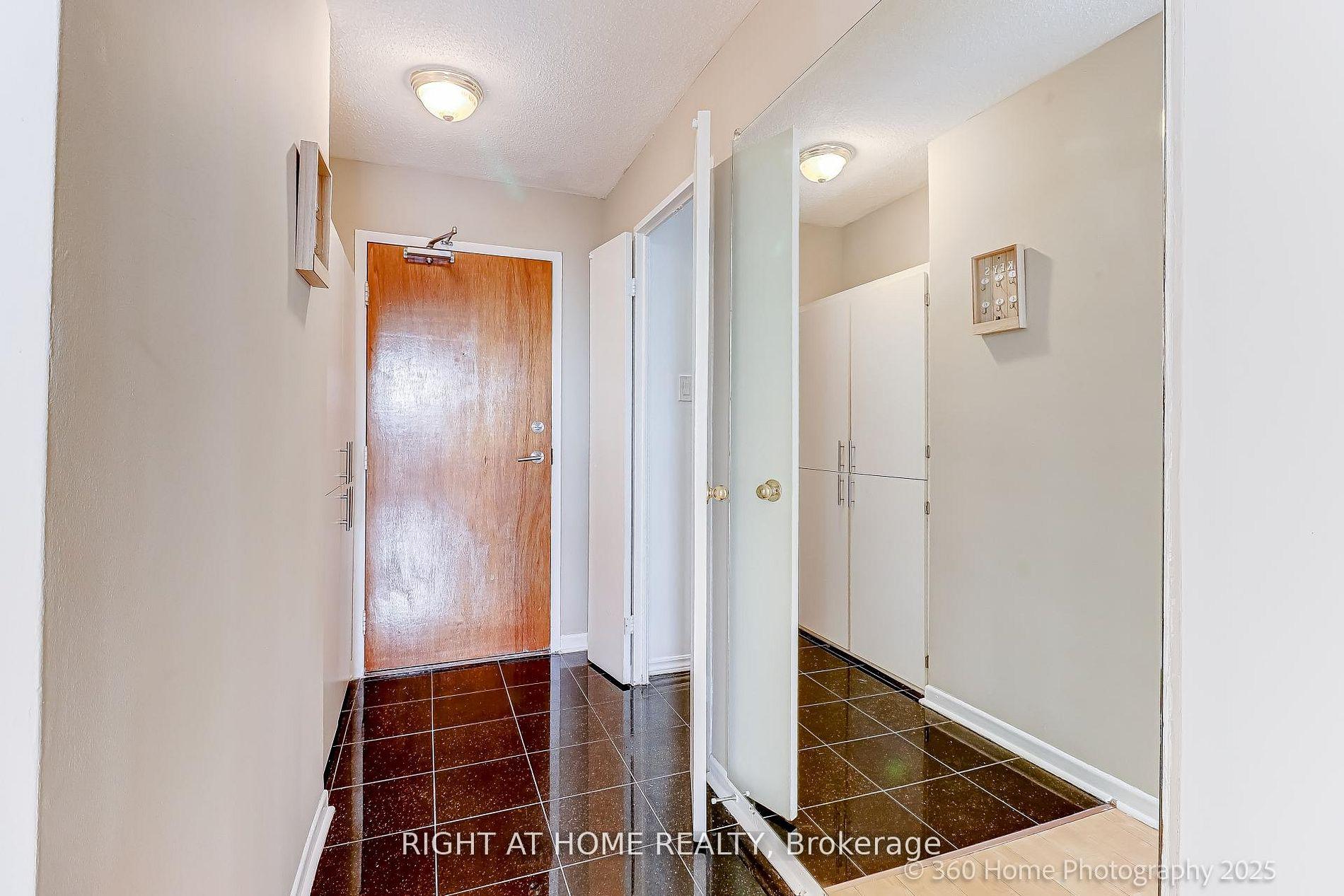Photo 4 of Unit 1107, 1 Royal Orchard Boulevard, Markham, Royal Orchard — HOMEH