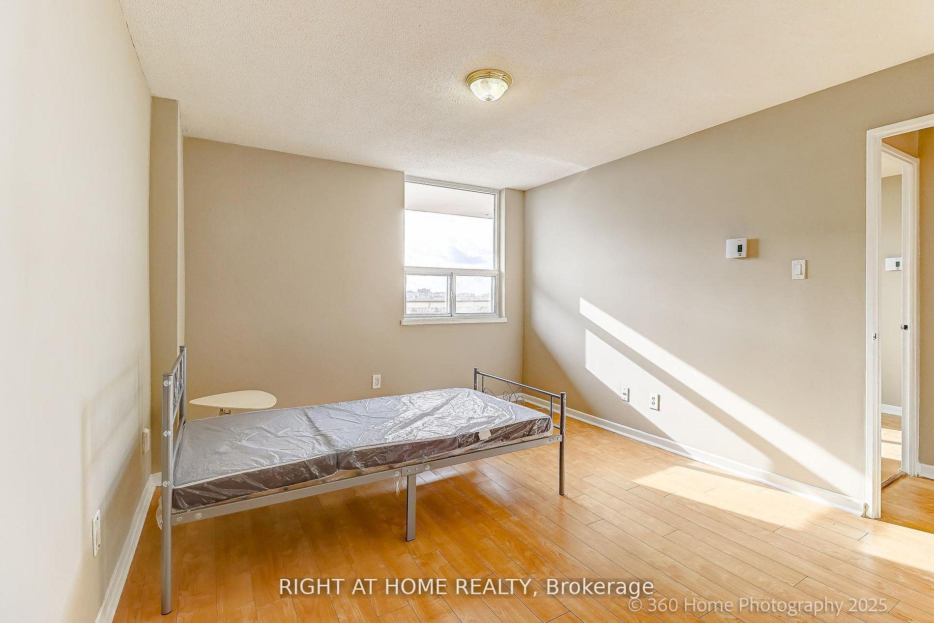 Photo 9 of Unit 1107, 1 Royal Orchard Boulevard, Markham, Royal Orchard — HOMEH