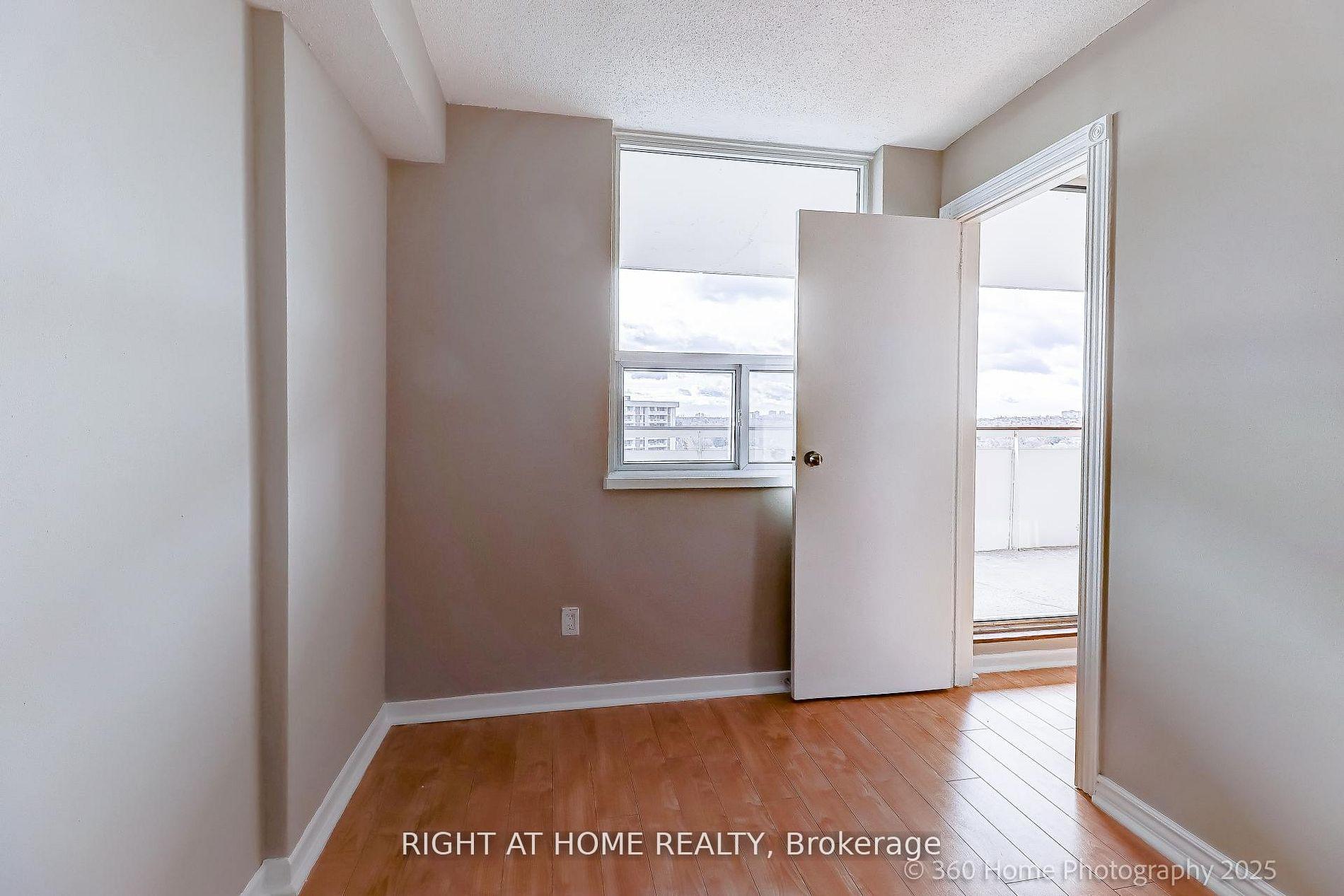 Photo 11 of Unit 1107, 1 Royal Orchard Boulevard, Markham, Royal Orchard — HOMEH