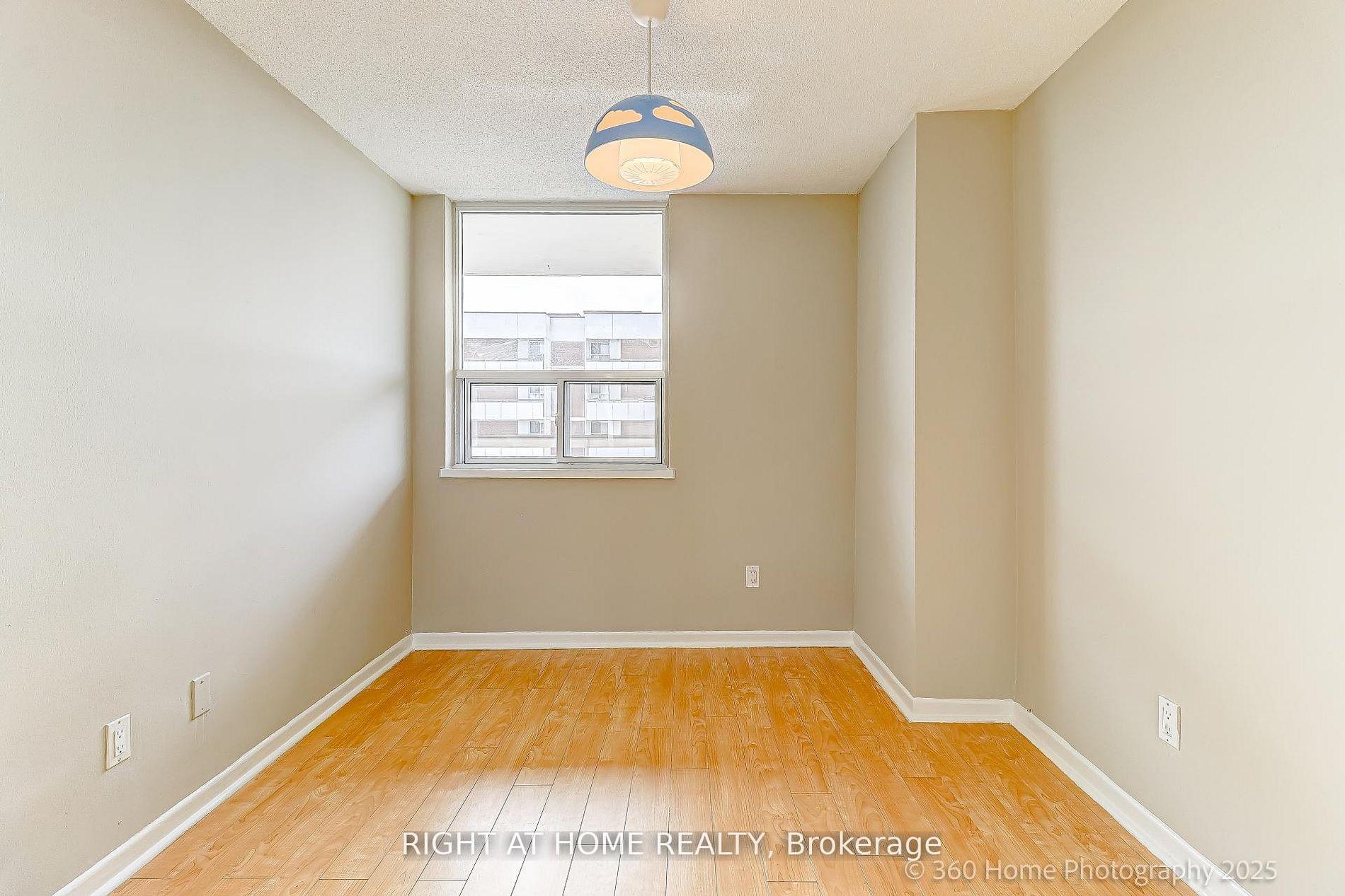 Photo 12 of Unit 1107, 1 Royal Orchard Boulevard, Markham, Royal Orchard — HOMEH