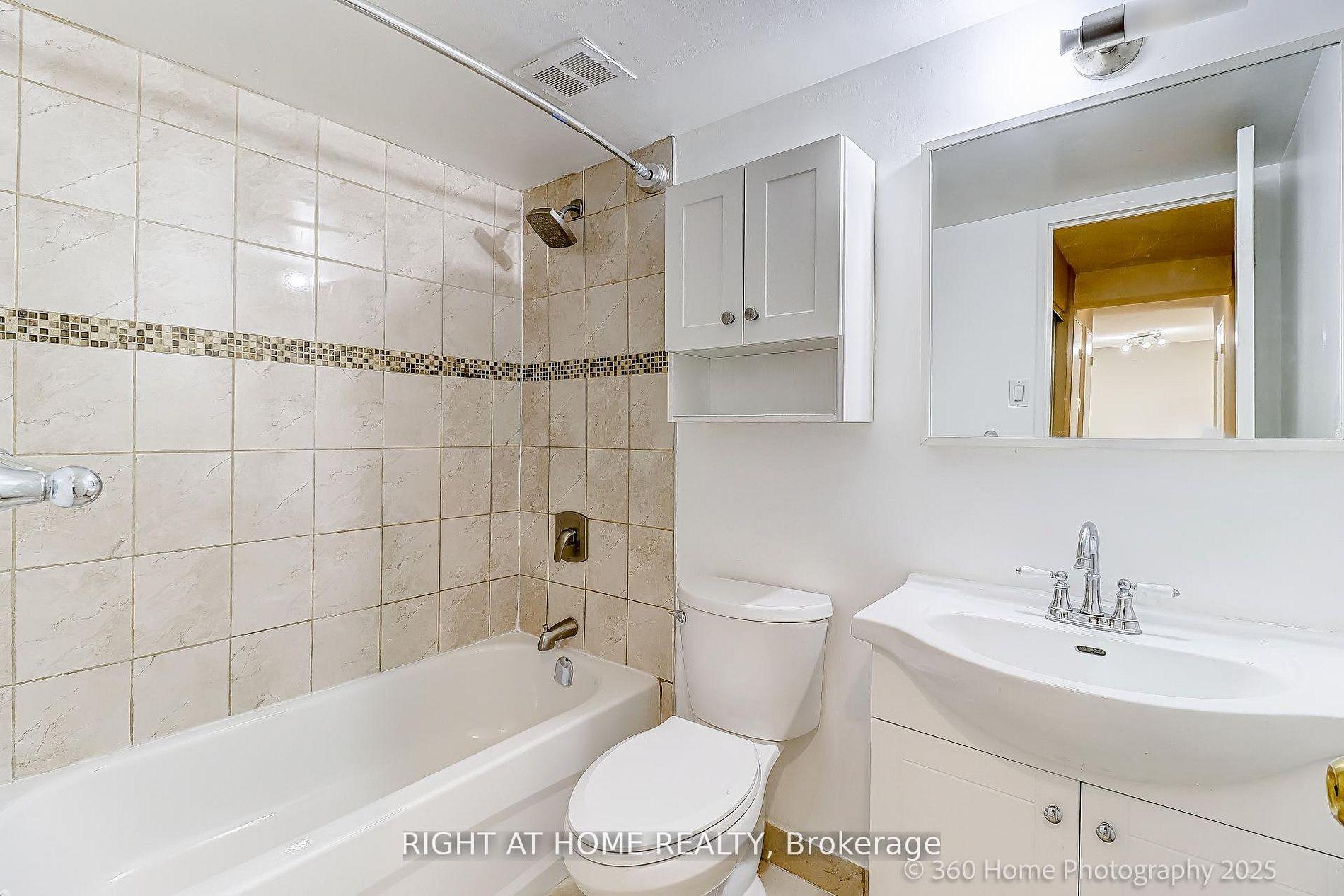 Photo 14 of Unit 1107, 1 Royal Orchard Boulevard, Markham, Royal Orchard — HOMEH
