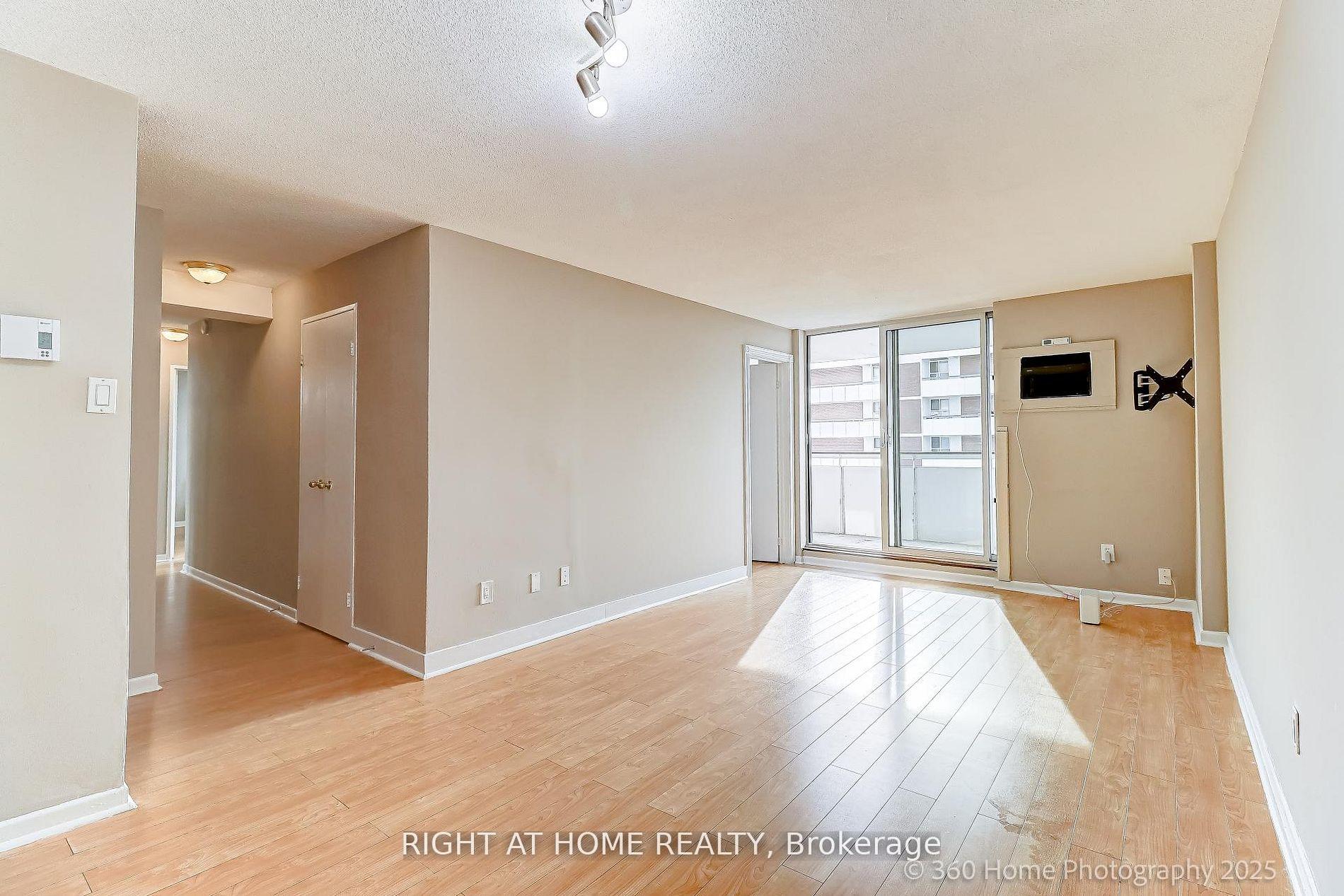 Photo 15 of Unit 1107, 1 Royal Orchard Boulevard, Markham, Royal Orchard — HOMEH