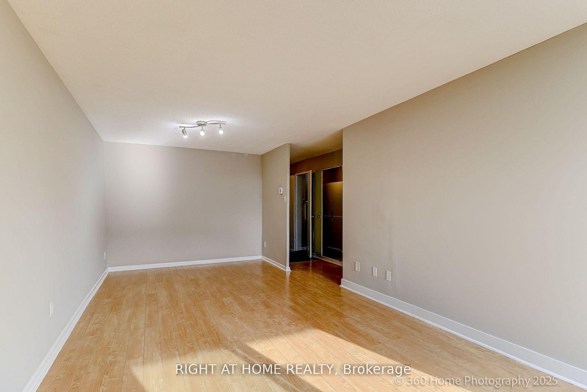 Photo 16 of Unit 1107, 1 Royal Orchard Boulevard, Markham, Royal Orchard — HOMEH