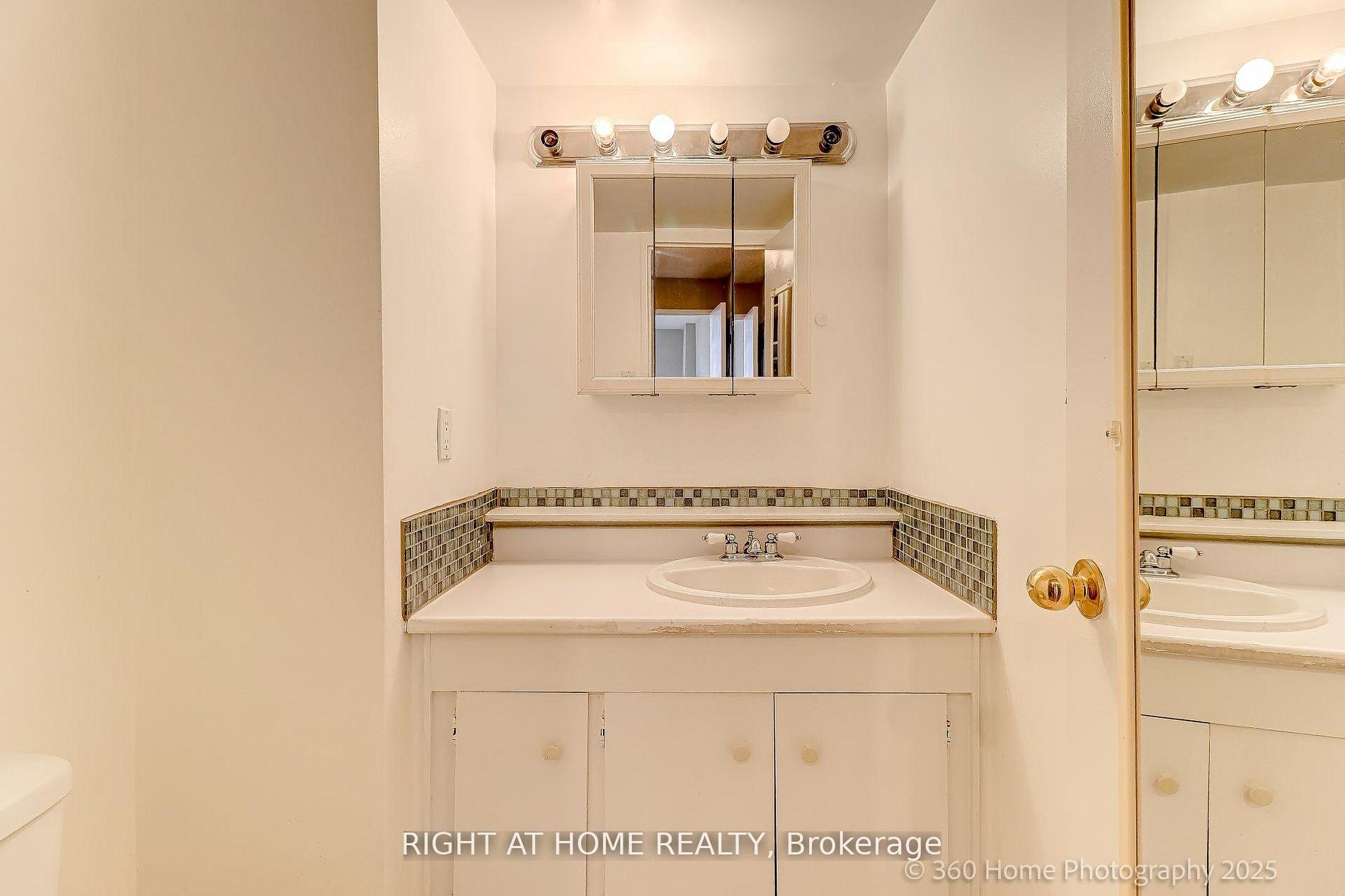 Photo 23 of Unit 1107, 1 Royal Orchard Boulevard, Markham, Royal Orchard — HOMEH