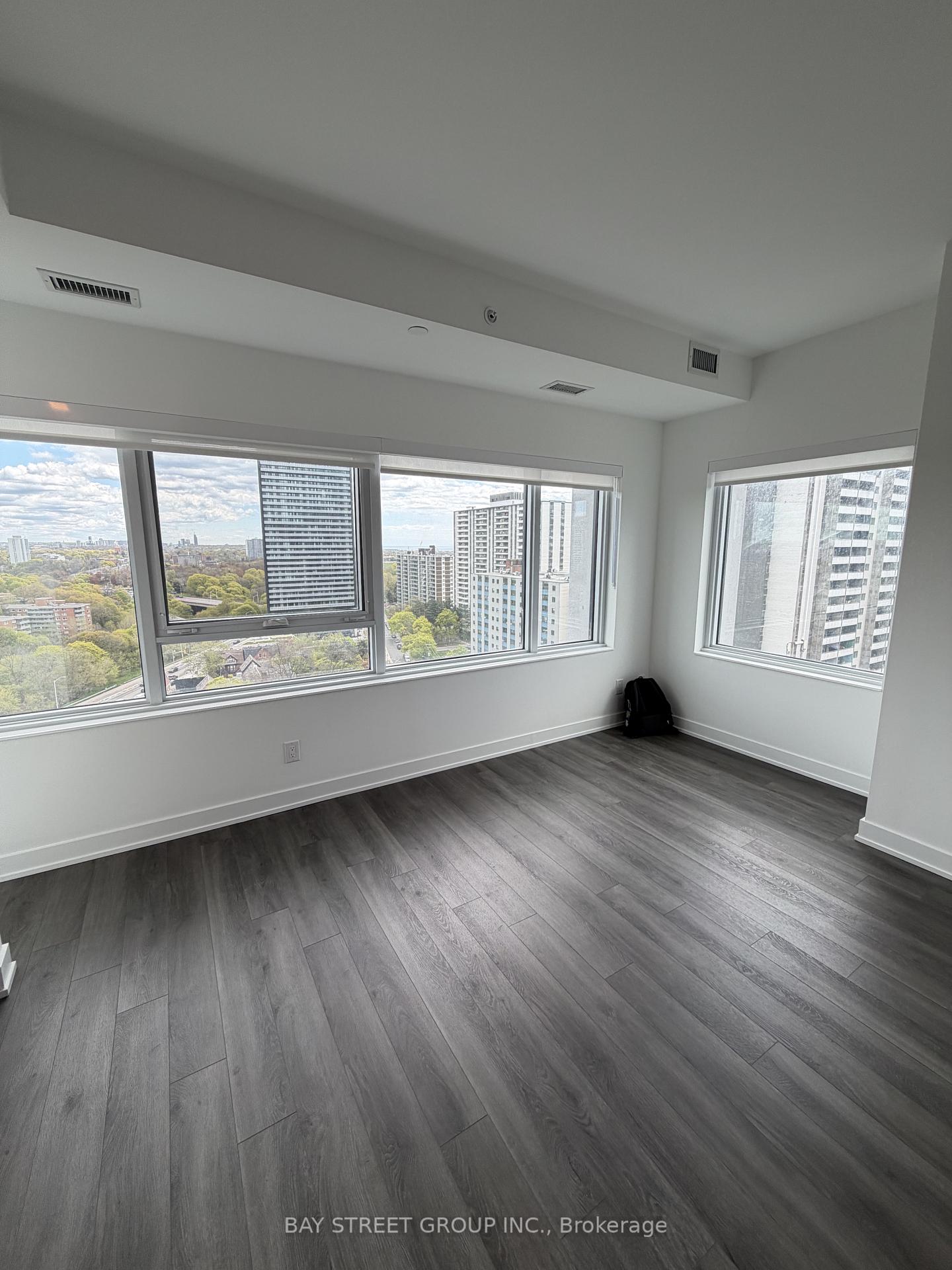 Photo 8 of 609 Sherbourne Street, Toronto, North St. James Town — HOMEH