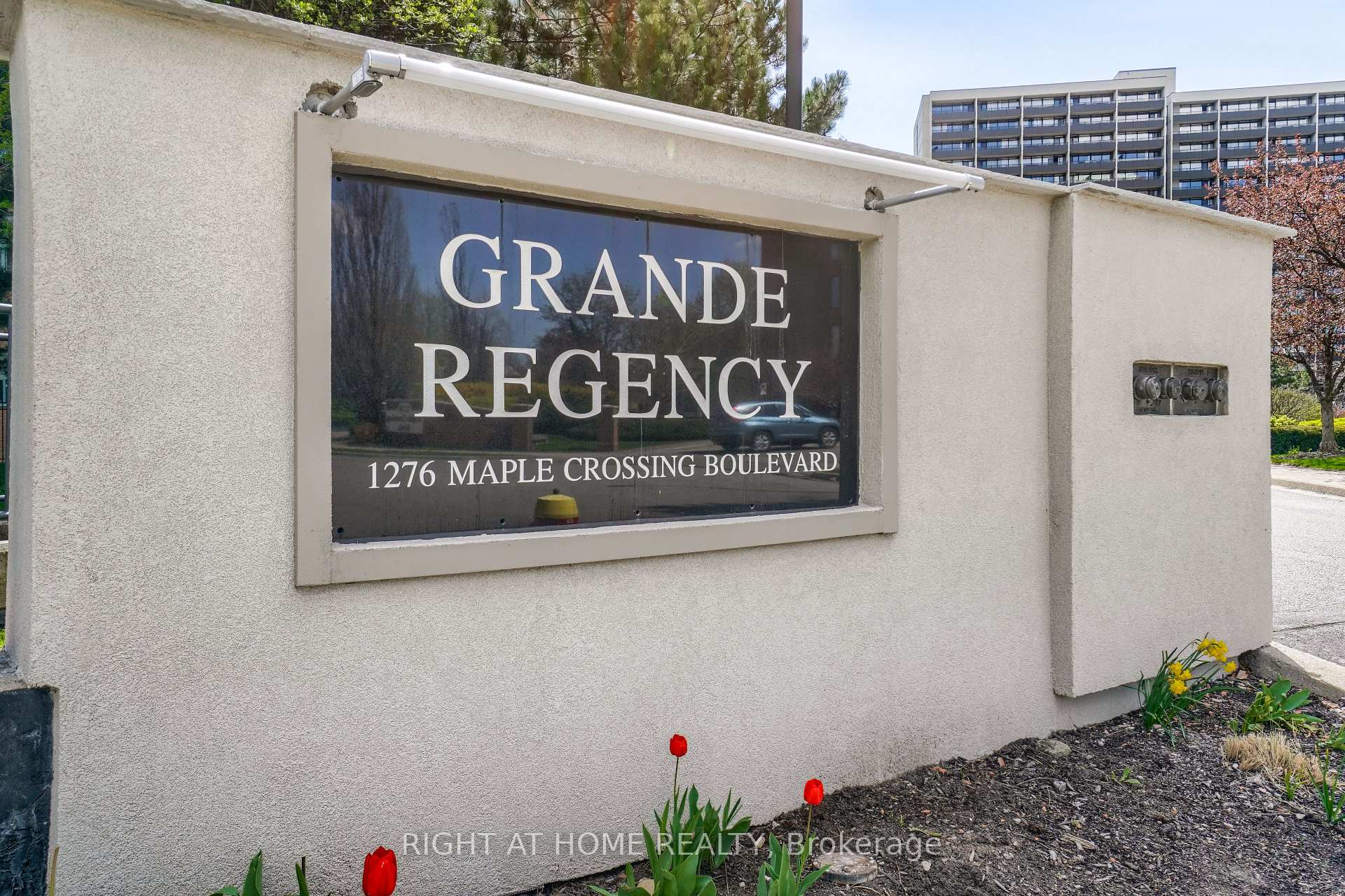Photo 2 of Unit 1711, 1276 Maple Crossing Boulevard, Burlington, Brant — HOMEH