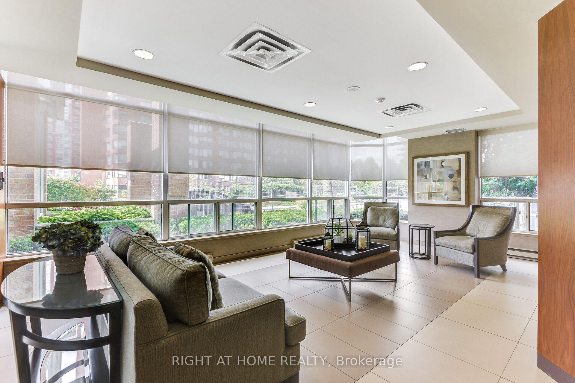 Photo 4 of Unit 1711, 1276 Maple Crossing Boulevard, Burlington, Brant — HOMEH